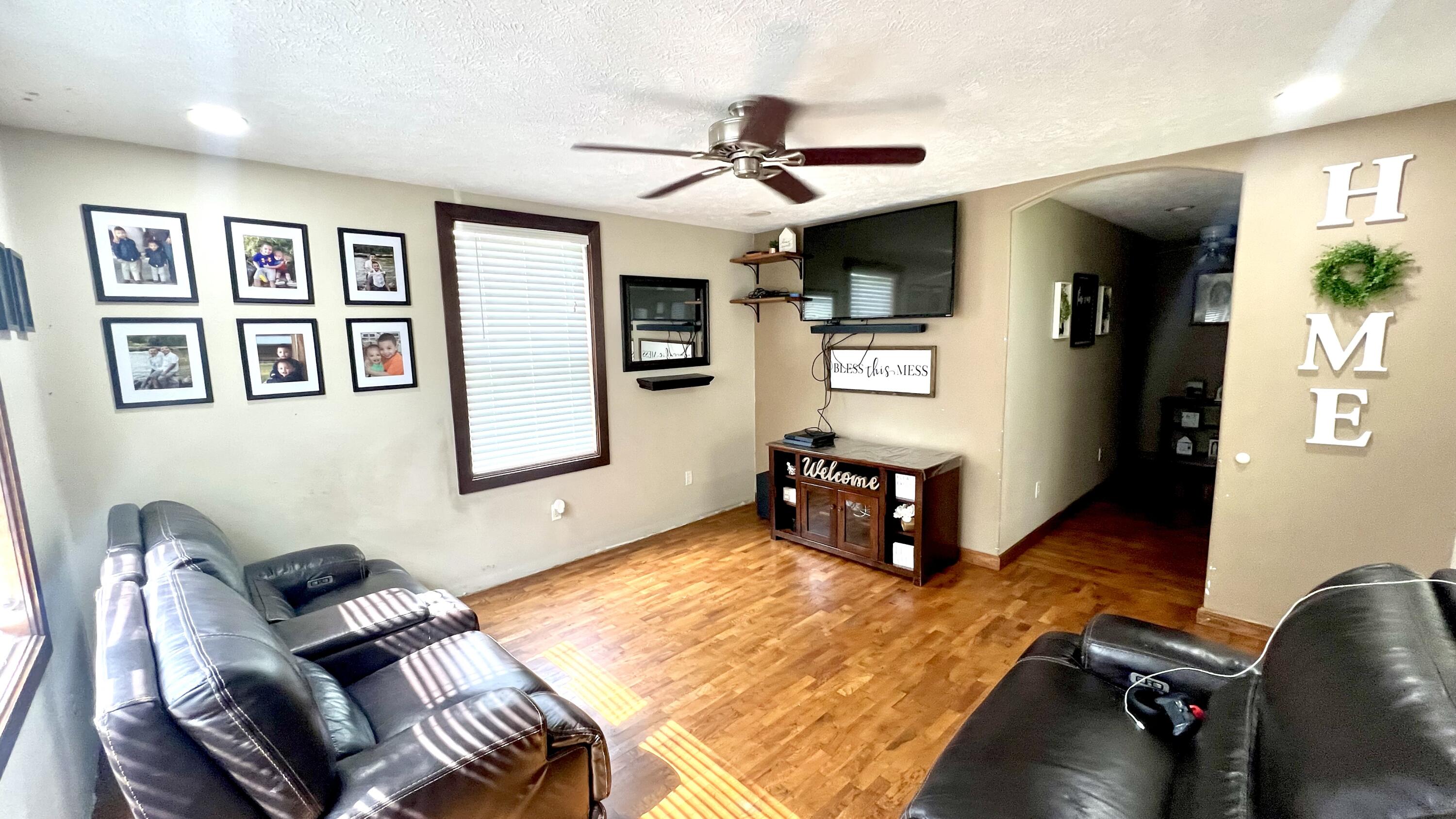 Photo 6 - Residential for sale – 711  4th Street  Monett, MO