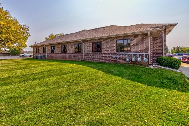 Photo 6 - Commercial Lease for sale – 636 W Republic Road  Springfield, MO
