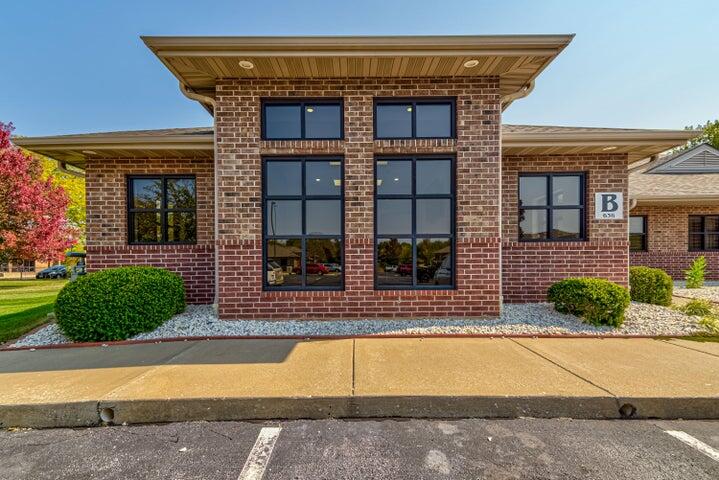 Commercial Lease for sale – 636 W Republic Road  Springfield, MO