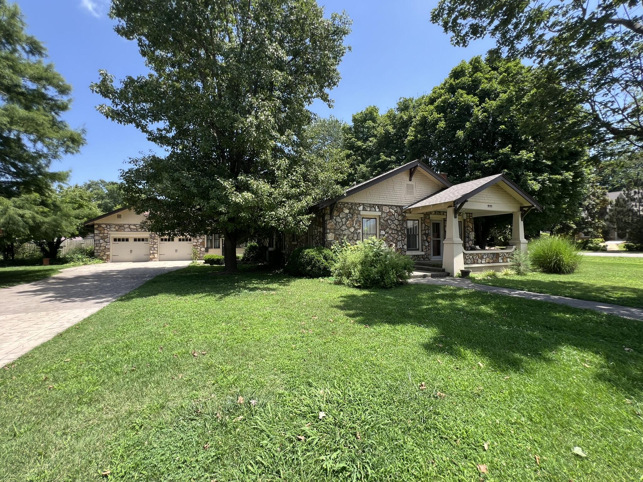 Photo 63 - Residential for sale – 221  Monroe Street  Thayer, MO