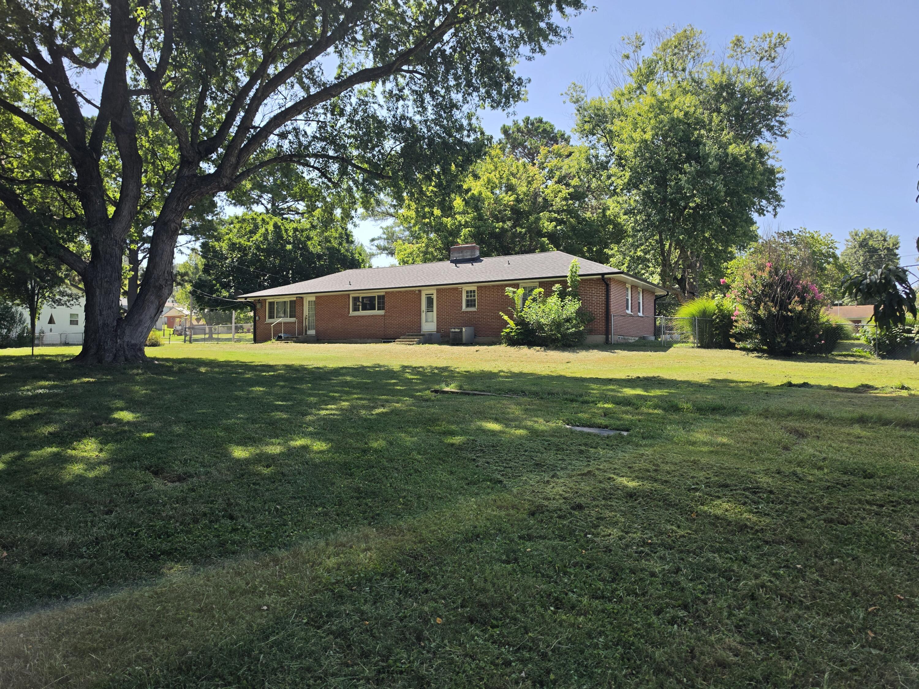 Photo 12 - Residential for sale – 200 N Maple Street  Mansfield, MO