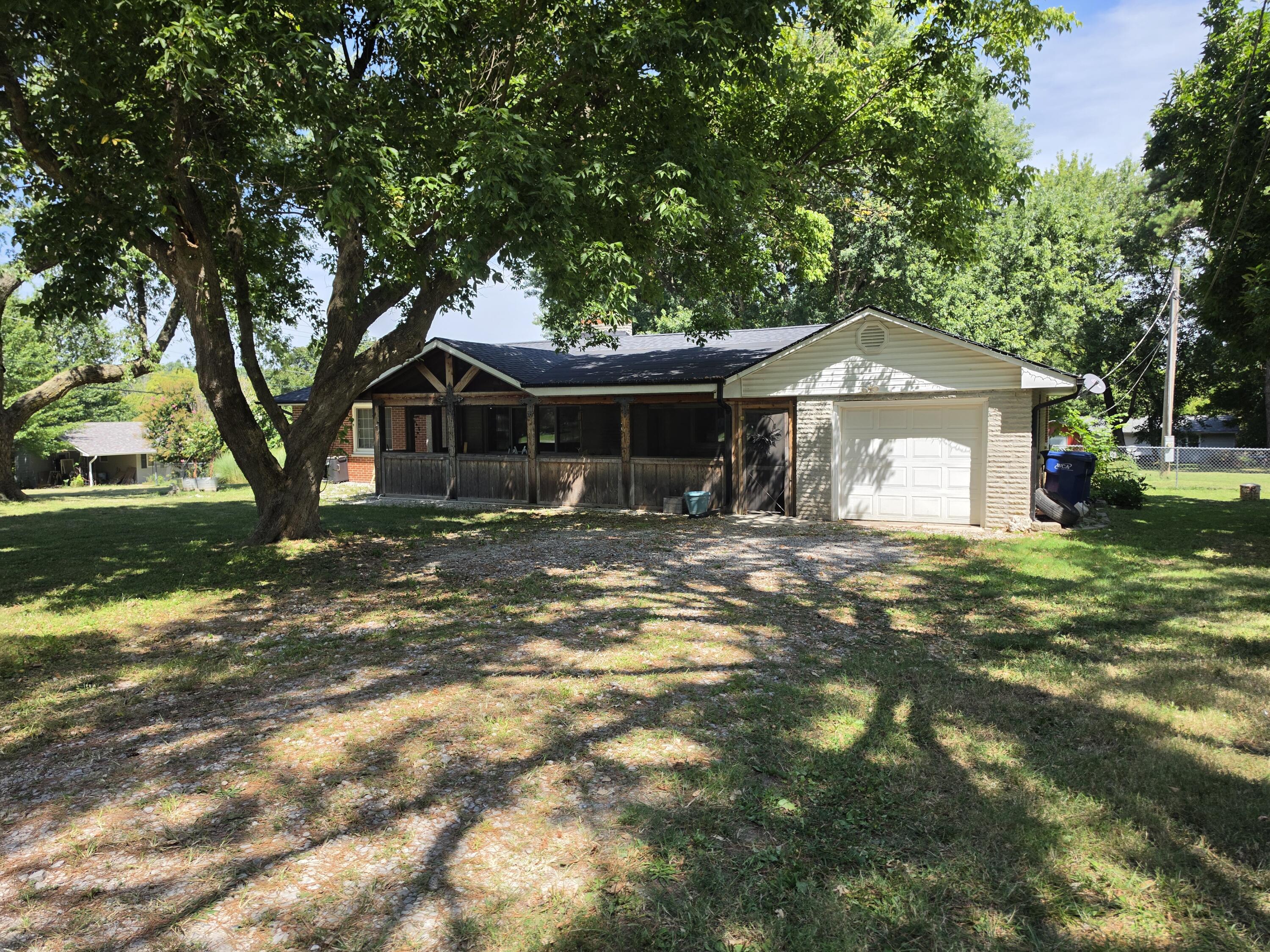 Photo 2 - Residential for sale – 200 N Maple Street  Mansfield, MO