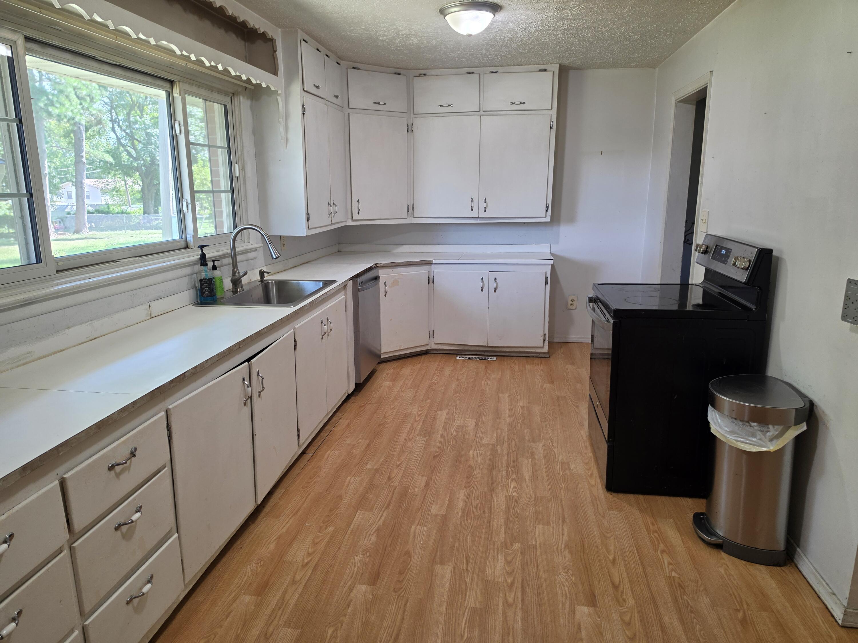 Photo 24 - Residential for sale – 200 N Maple Street  Mansfield, MO