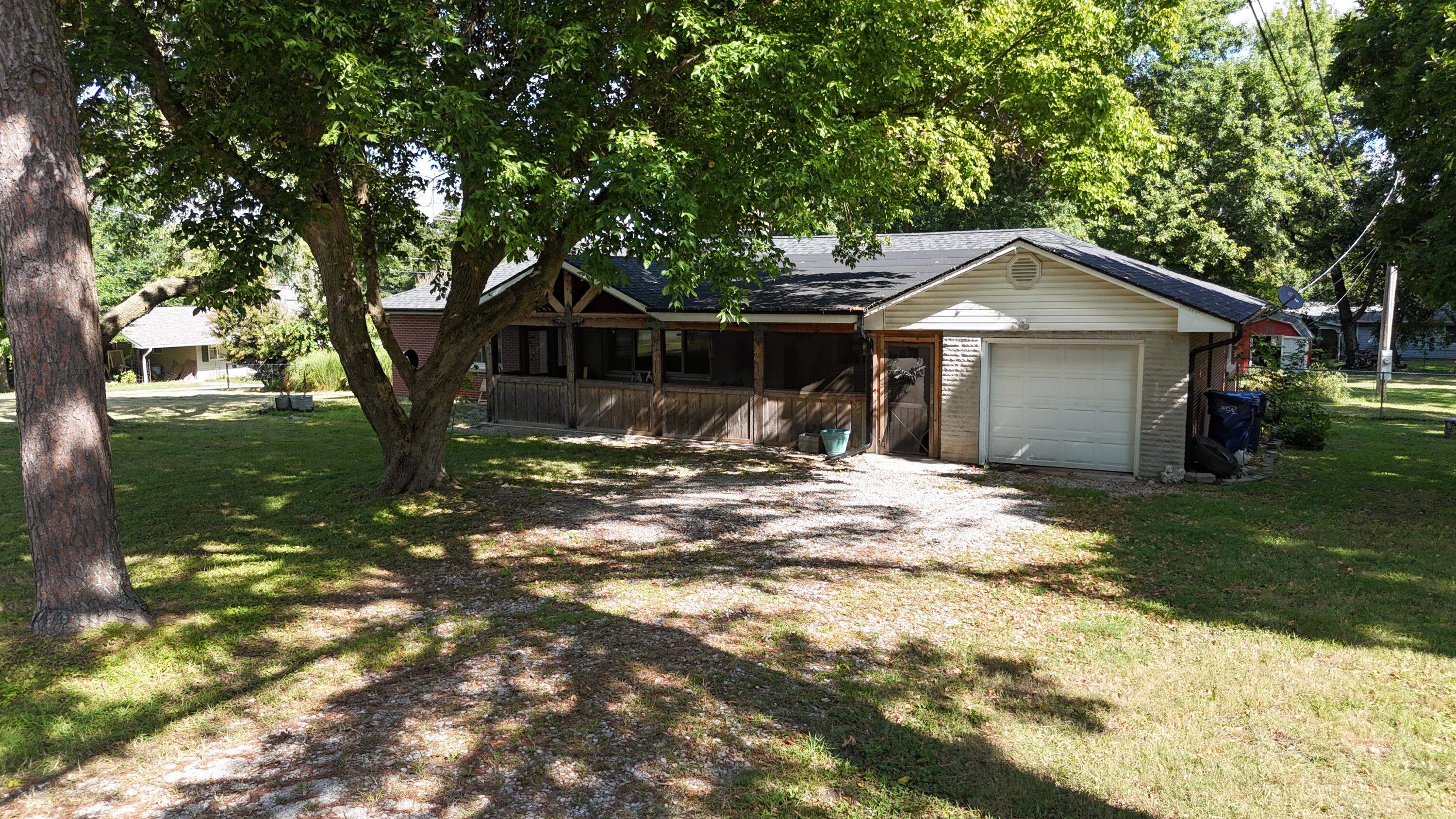 Photo 5 - Residential for sale – 200 N Maple Street  Mansfield, MO
