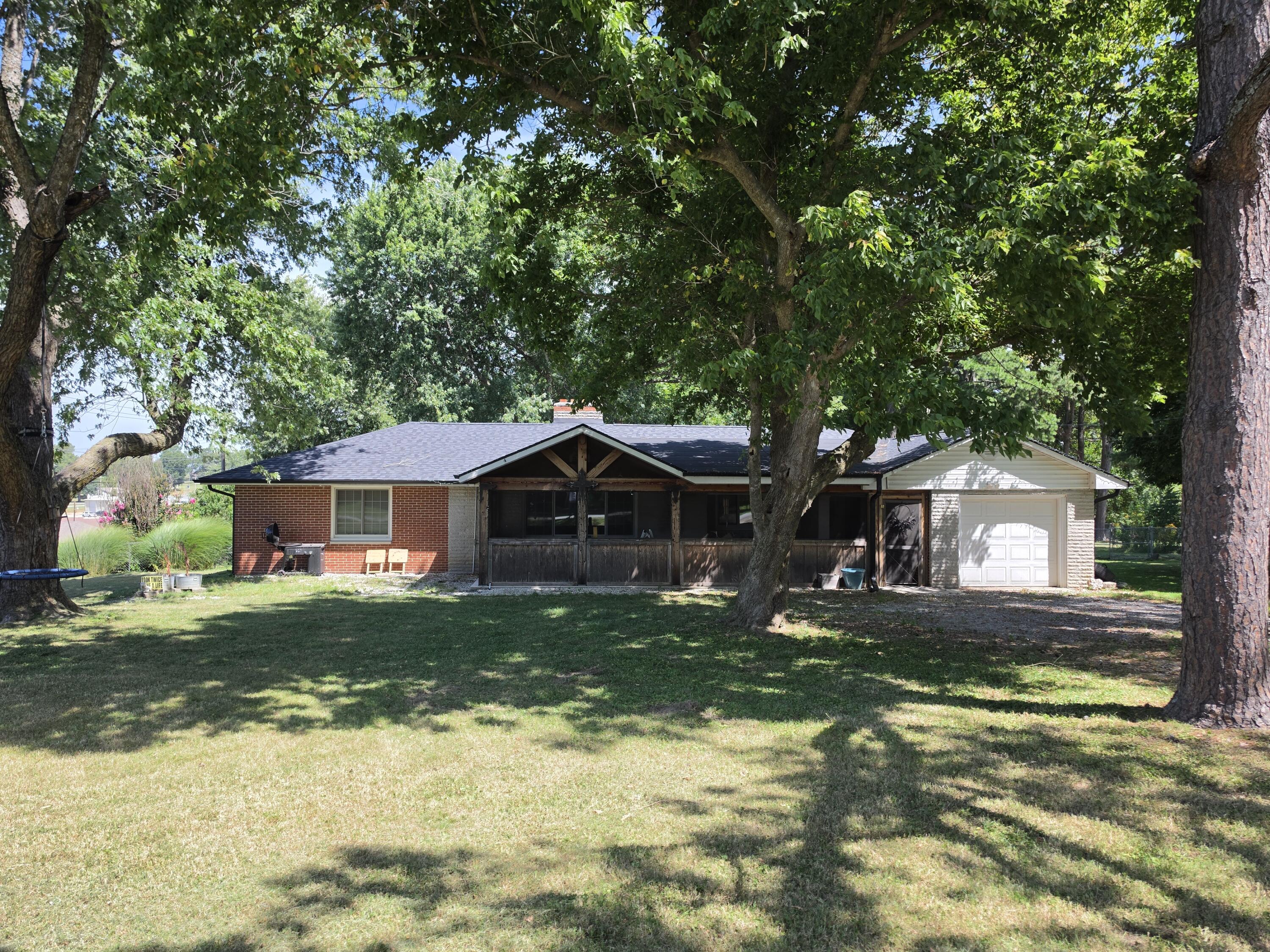 Photo 4 - Residential for sale – 200 N Maple Street  Mansfield, MO
