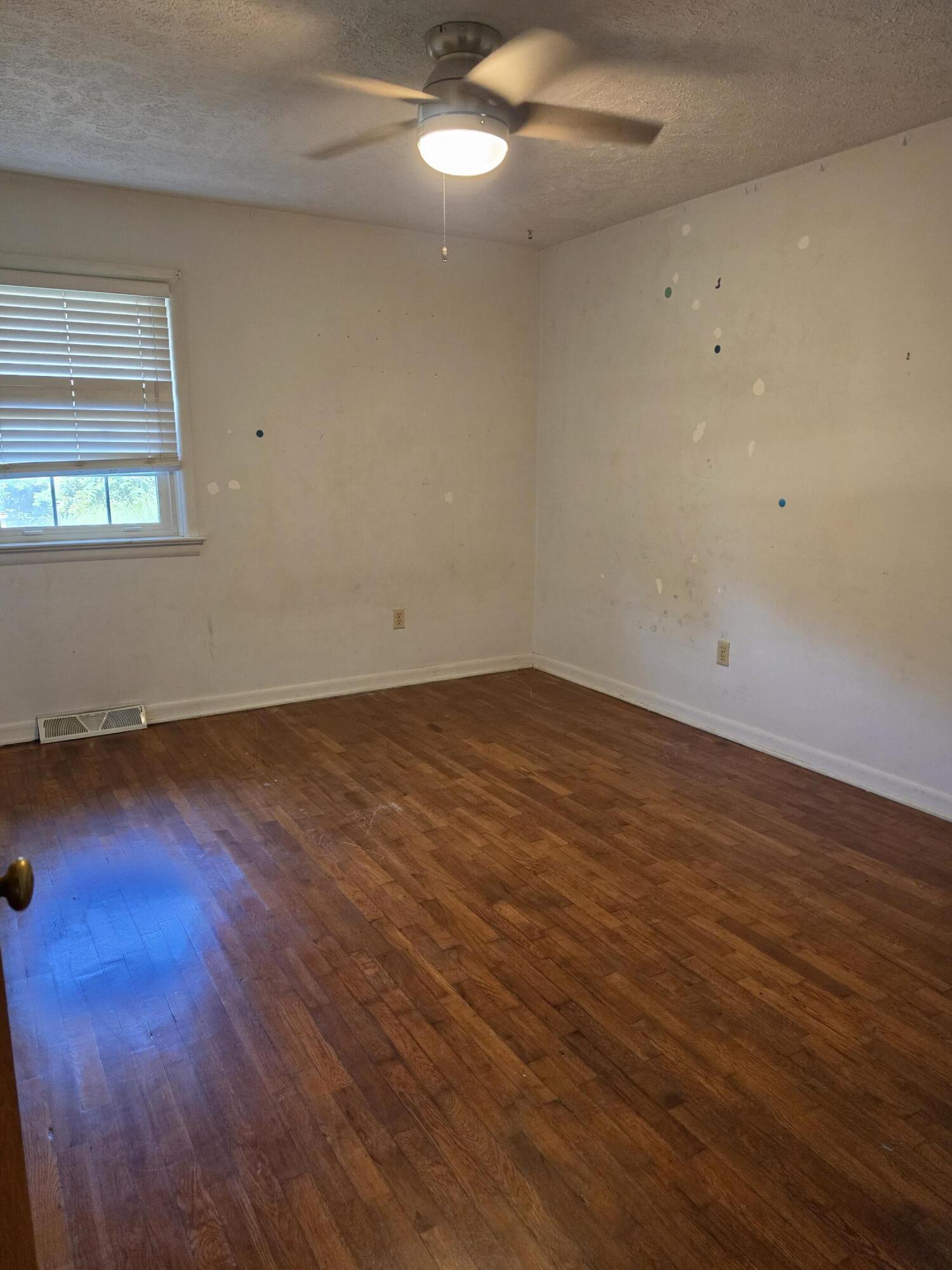 Photo 34 - Residential for sale – 200 N Maple Street  Mansfield, MO