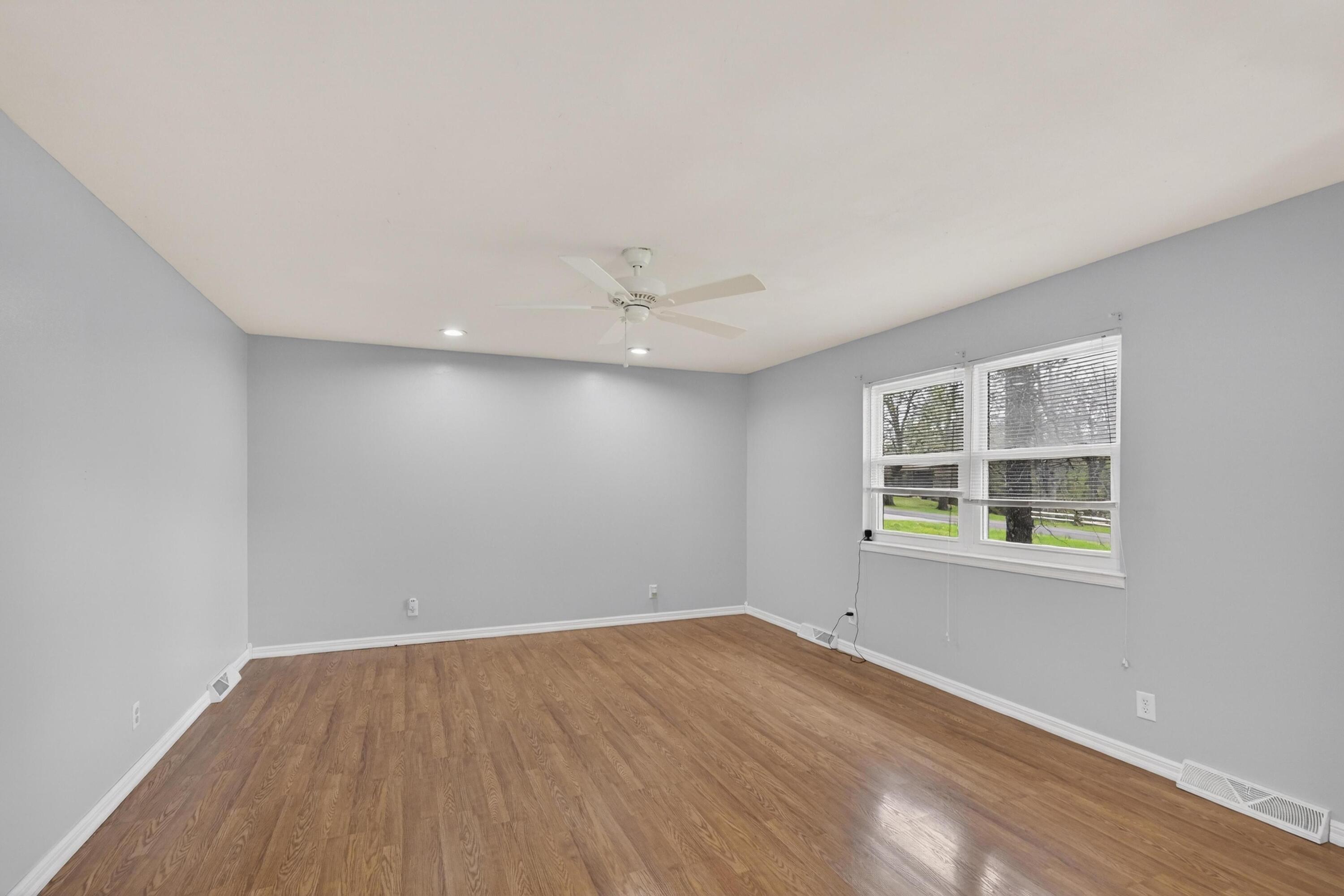 Photo 5 - Residential for sale – 2905  Southern Hills Drive  Joplin, MO