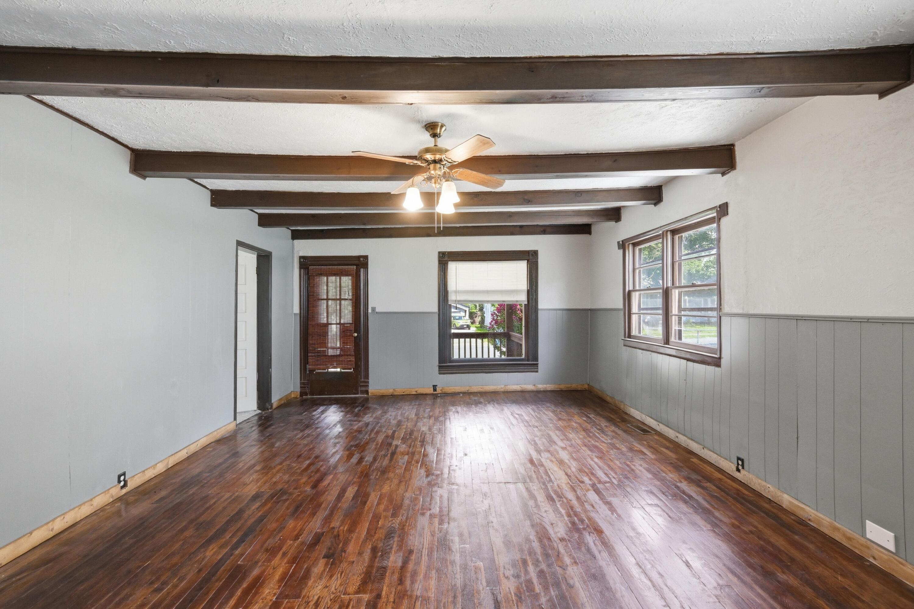 Photo 7 - Residential for sale – 1007  Grant Street  Carthage, MO