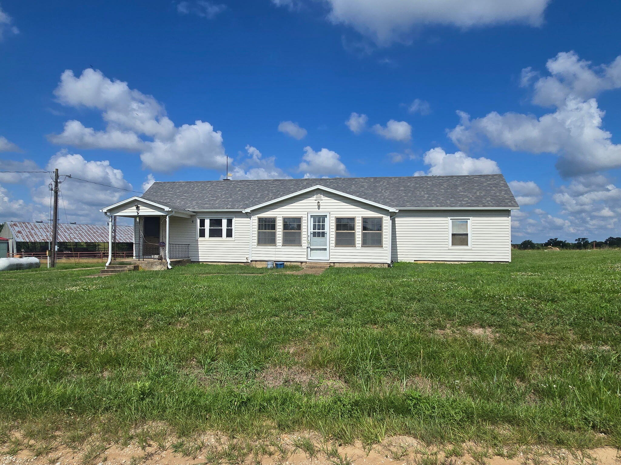 Photo 2 - Residential for sale – 17254  County Road 121   Weaubleau, MO