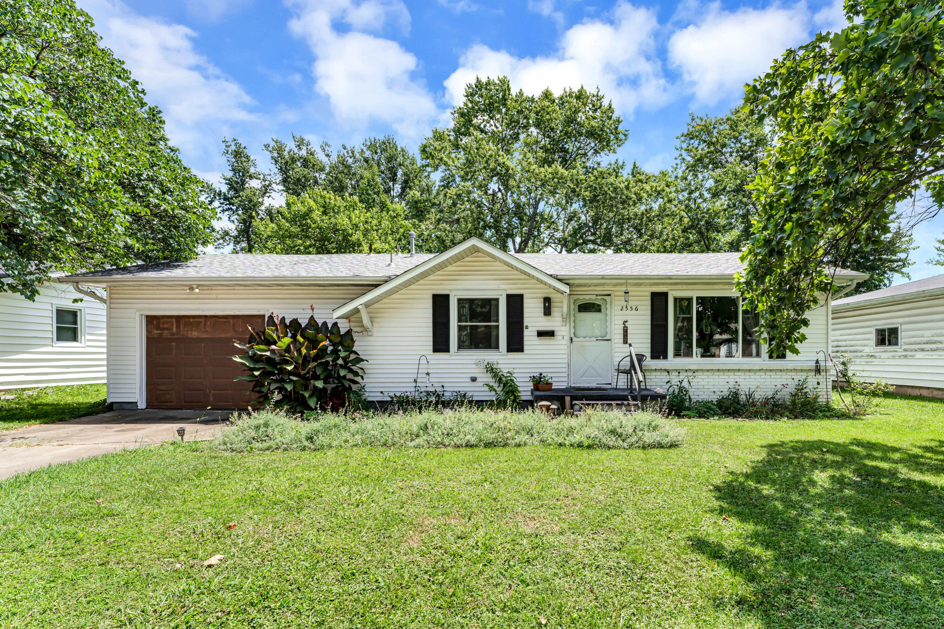Photo 4 - Residential for sale – 2556 S Westwood Avenue  Springfield, MO