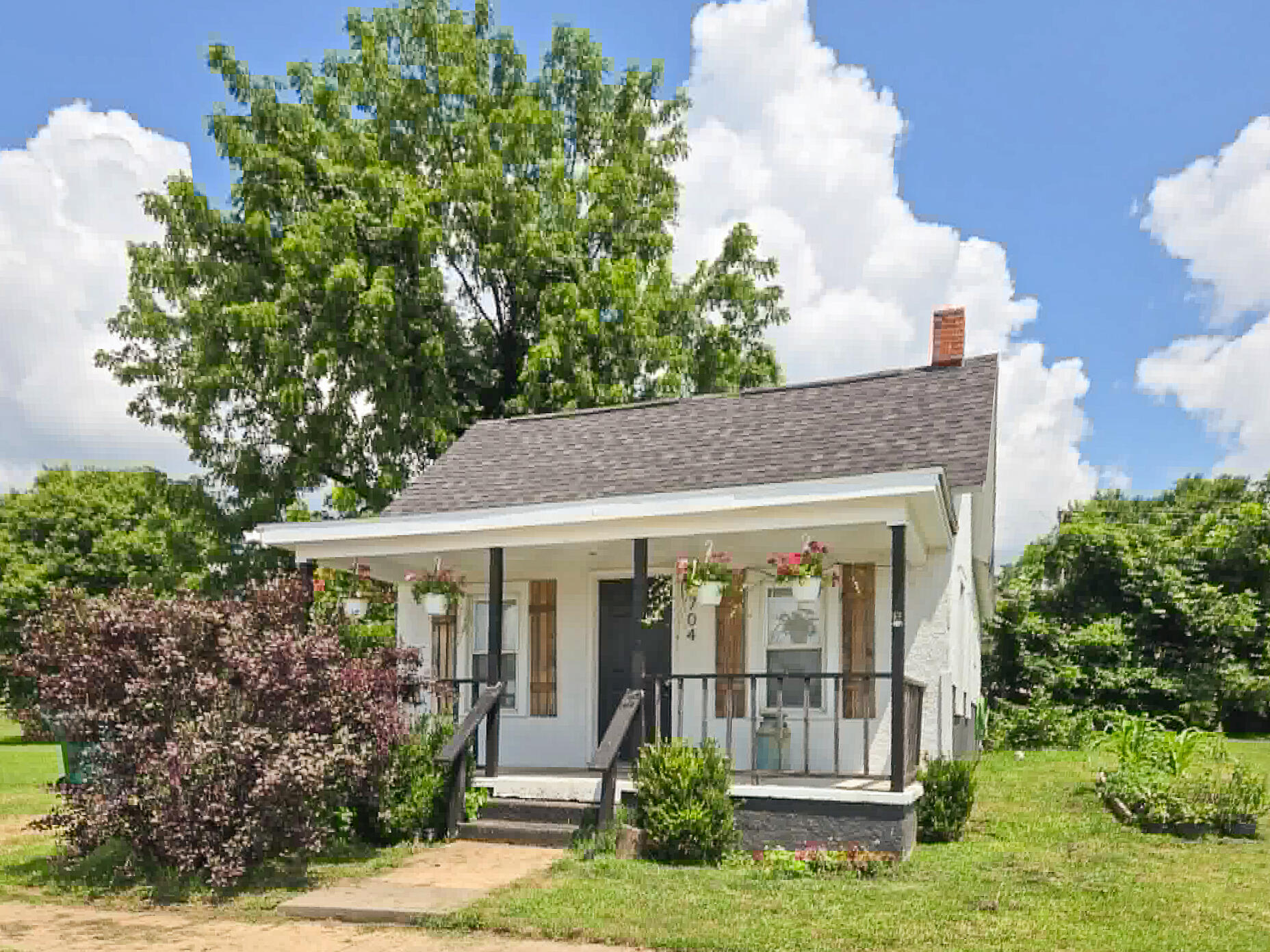 Photo 13 - Residential for sale – 704  Main Street   Cabool, MO