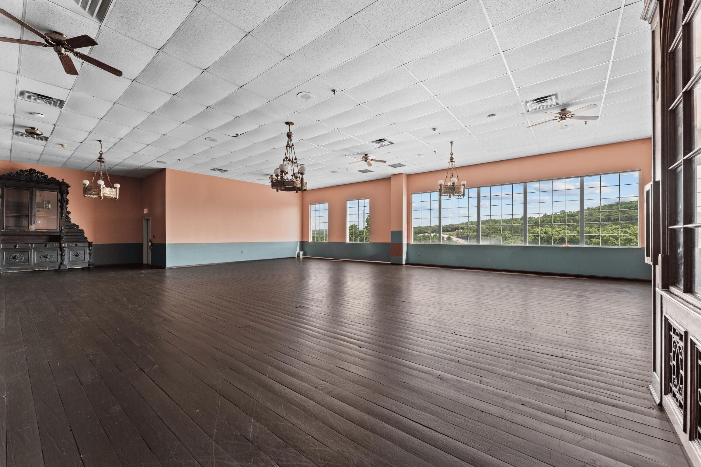Photo 15 - Commercial Lease for sale – 2849  Gretna Road  Branson, MO