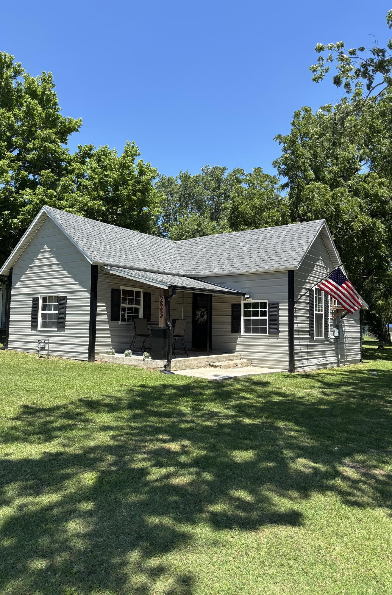 Photo 2 - Residential for sale – 223 E Cleveland Avenue  Walnut Grove, MO