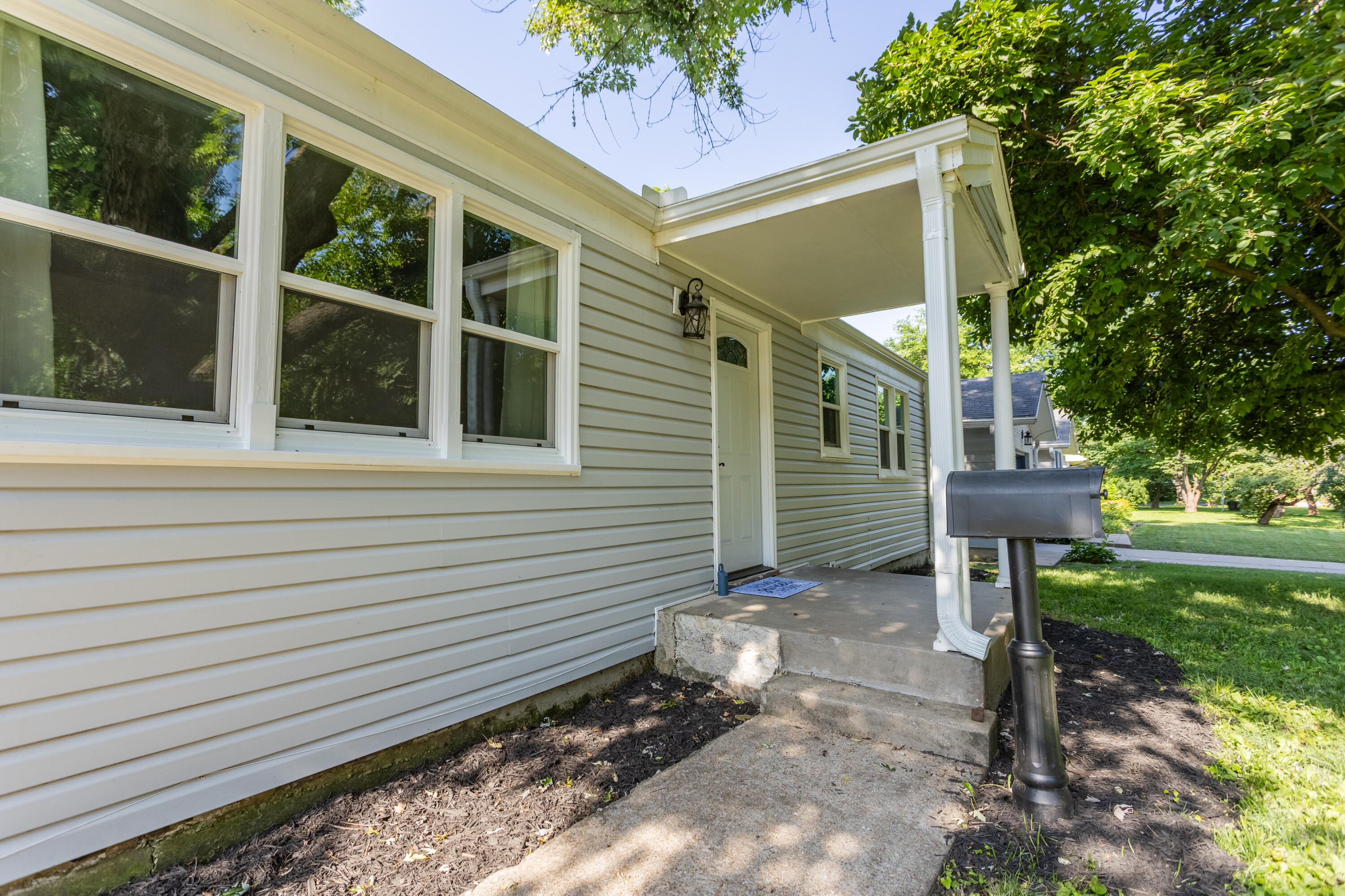 Photo 3 - Residential for sale – 1318 E Cozy Street  Springfield, MO