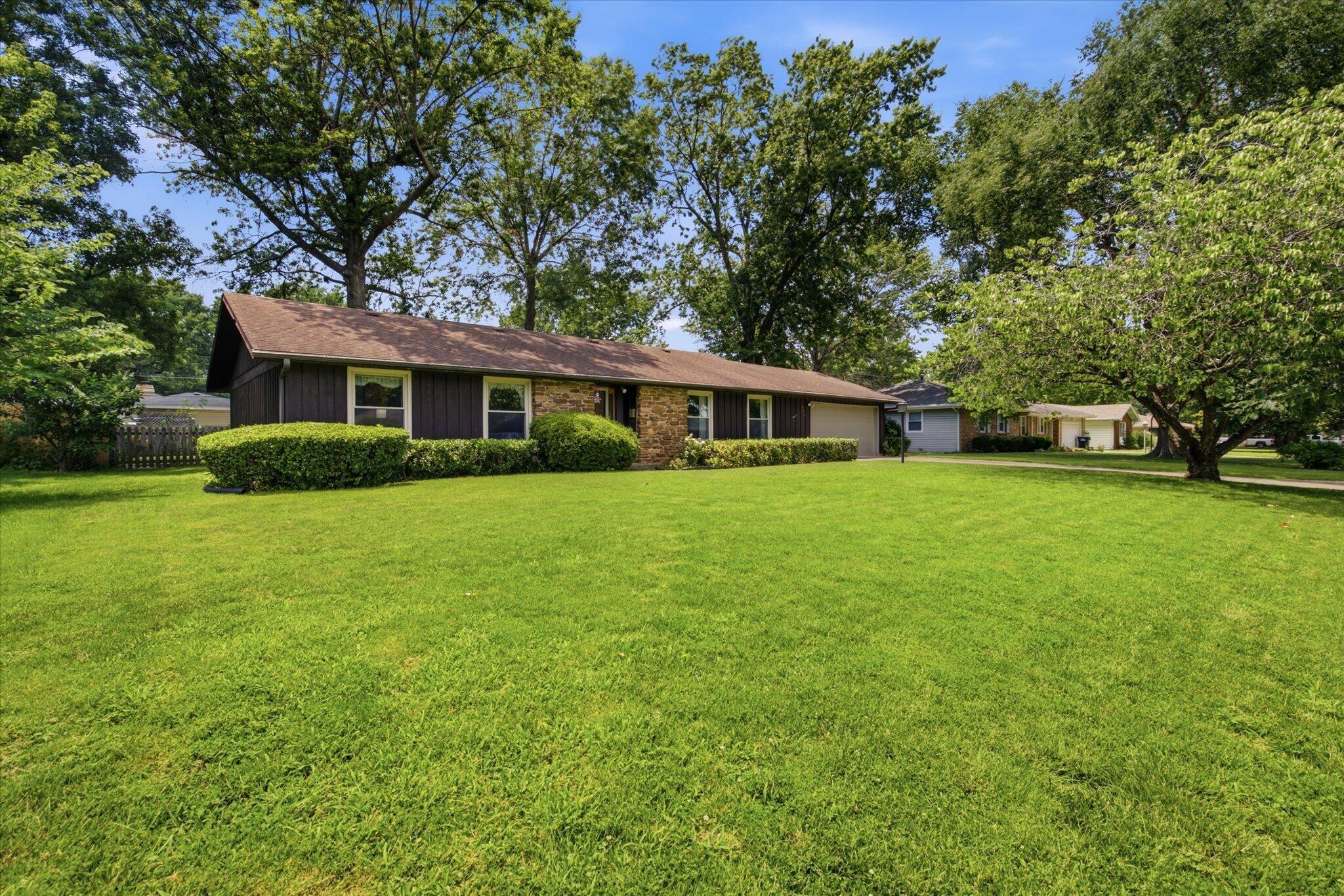 Photo 3 - Residential for sale – 660 W Primrose Street  Springfield, MO