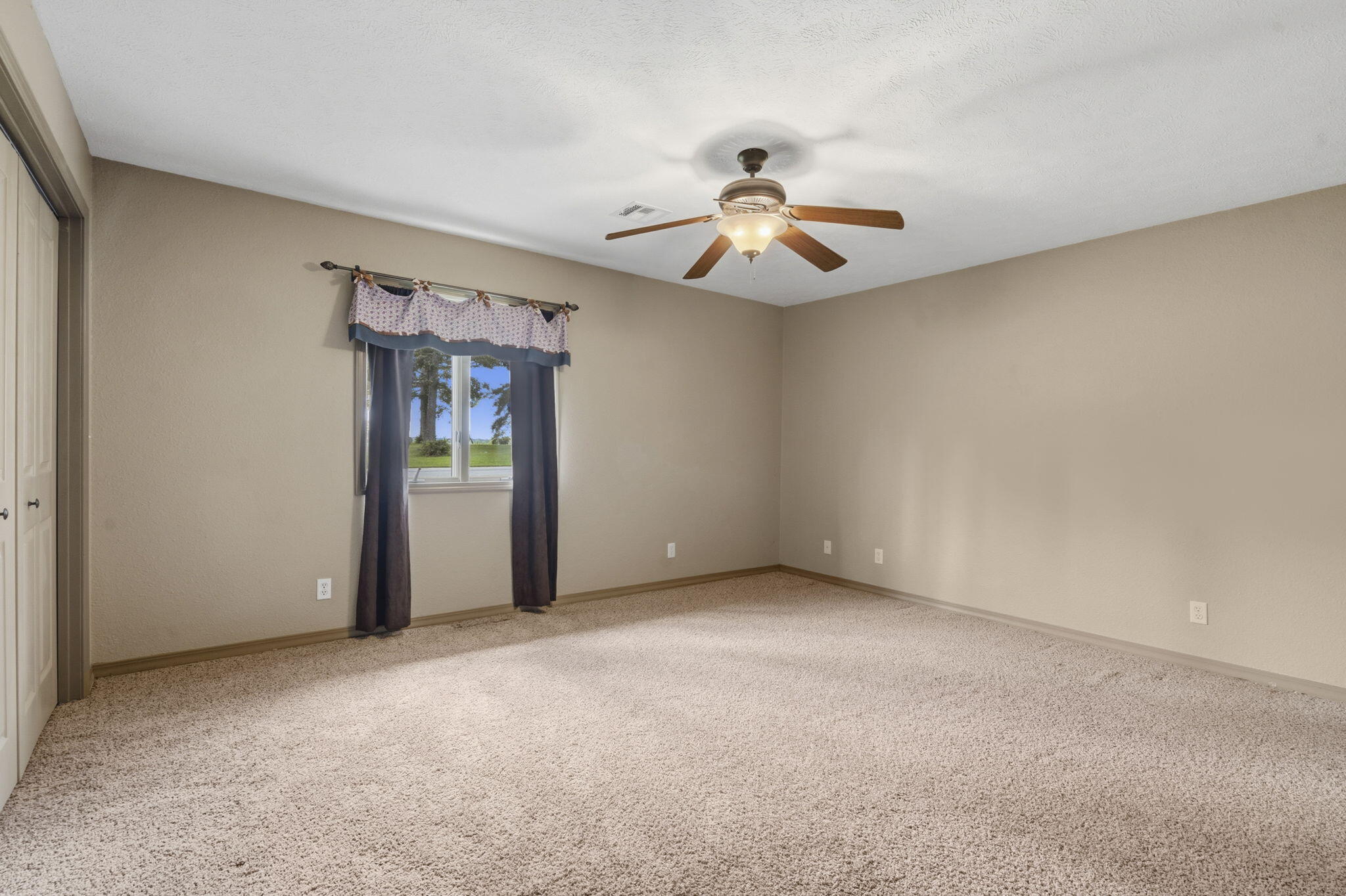 Photo 26 - Residential for sale – 19360  Lawrence 2227   Aurora, MO