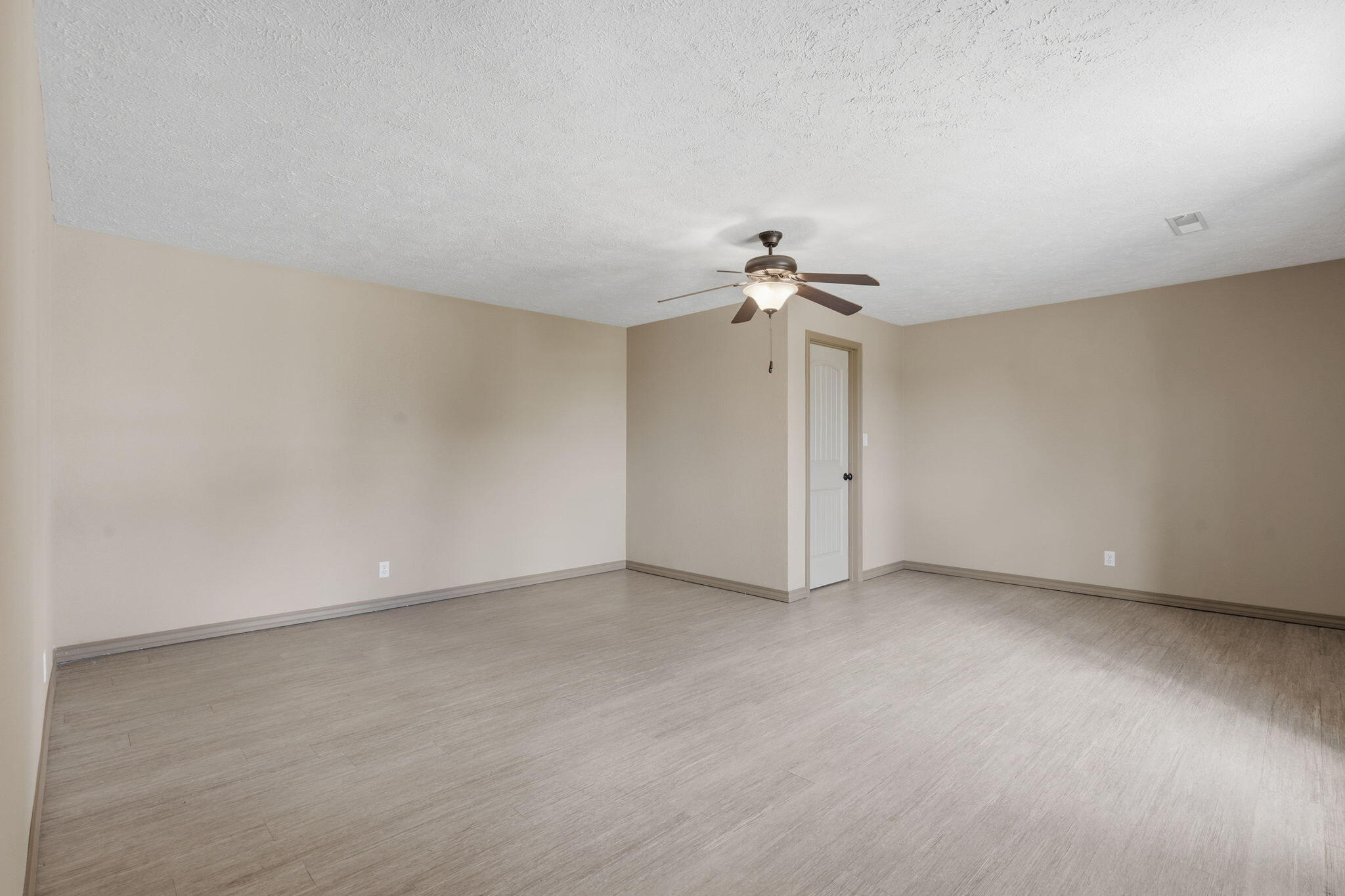 Photo 35 - Residential for sale – 19360  Lawrence 2227   Aurora, MO