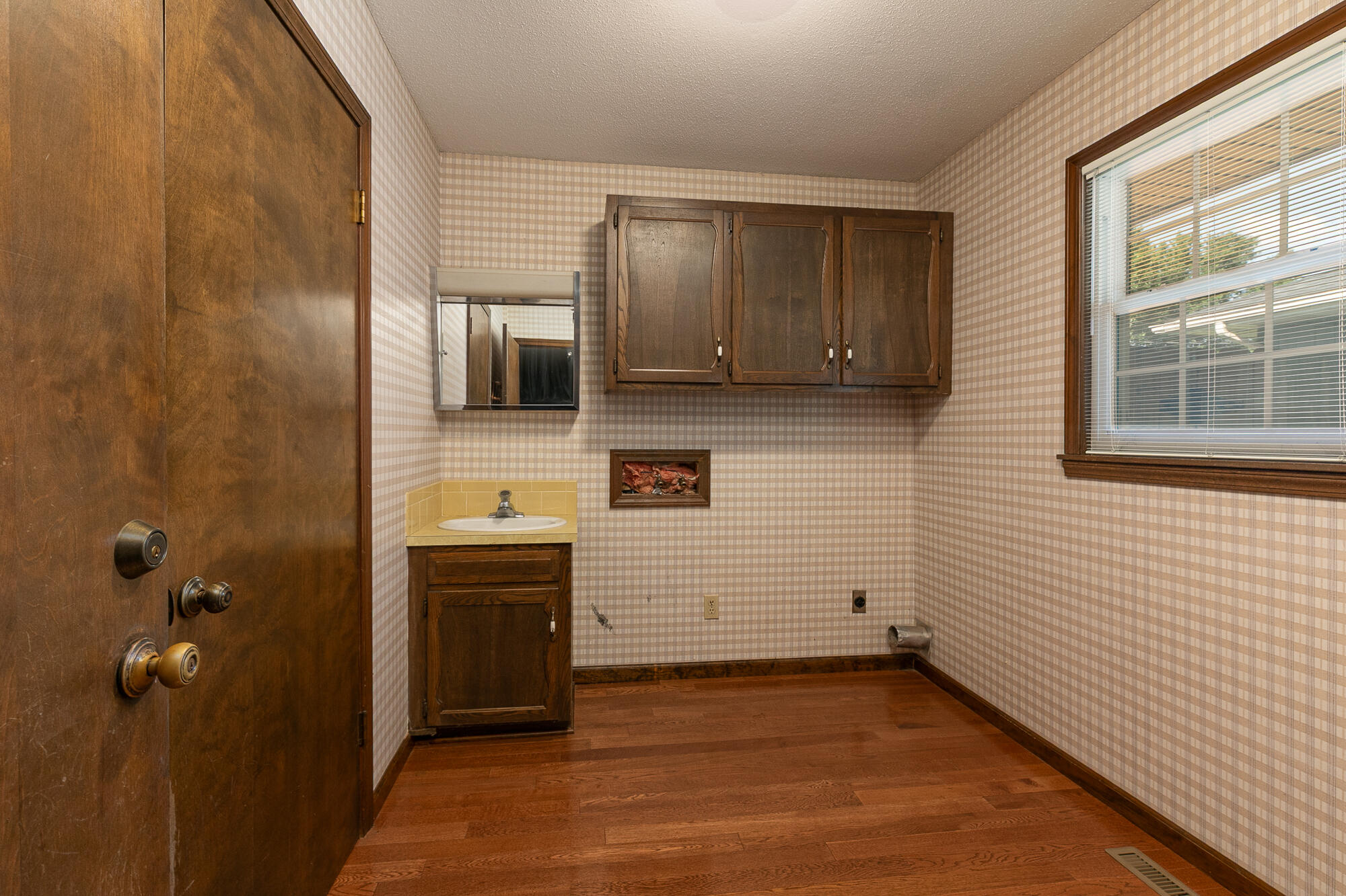 Photo 13 - Residential for sale – 1536 E Hanover Street  Springfield, MO