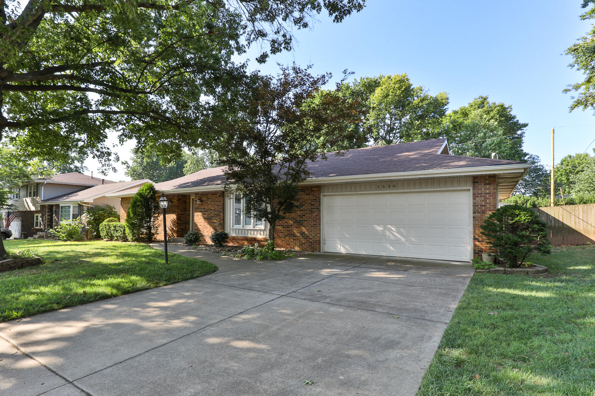 Photo 3 - Residential for sale – 1536 E Hanover Street  Springfield, MO