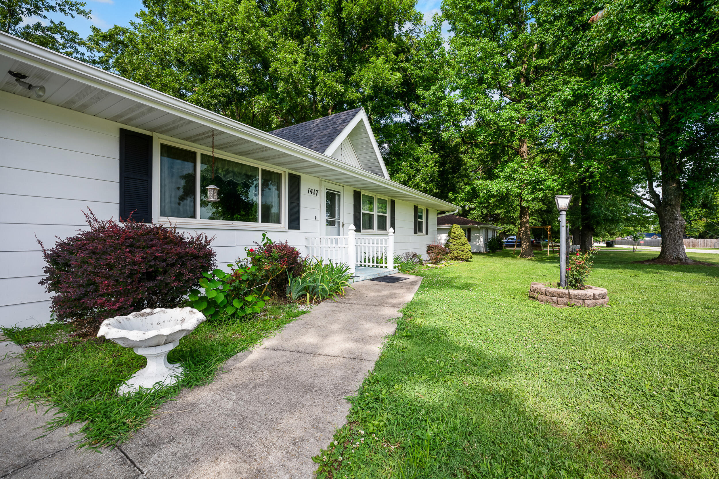 Photo 3 - Residential for sale – 1417 W Locust Street  Bolivar, MO