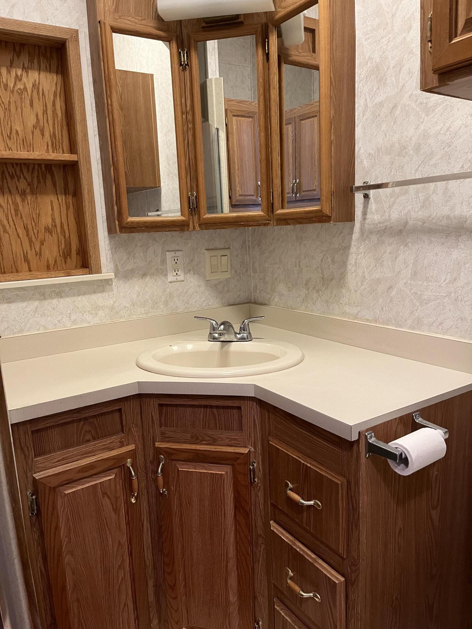 Photo 8 - Residential for sale – 467  Royalty Lane  Branson, MO