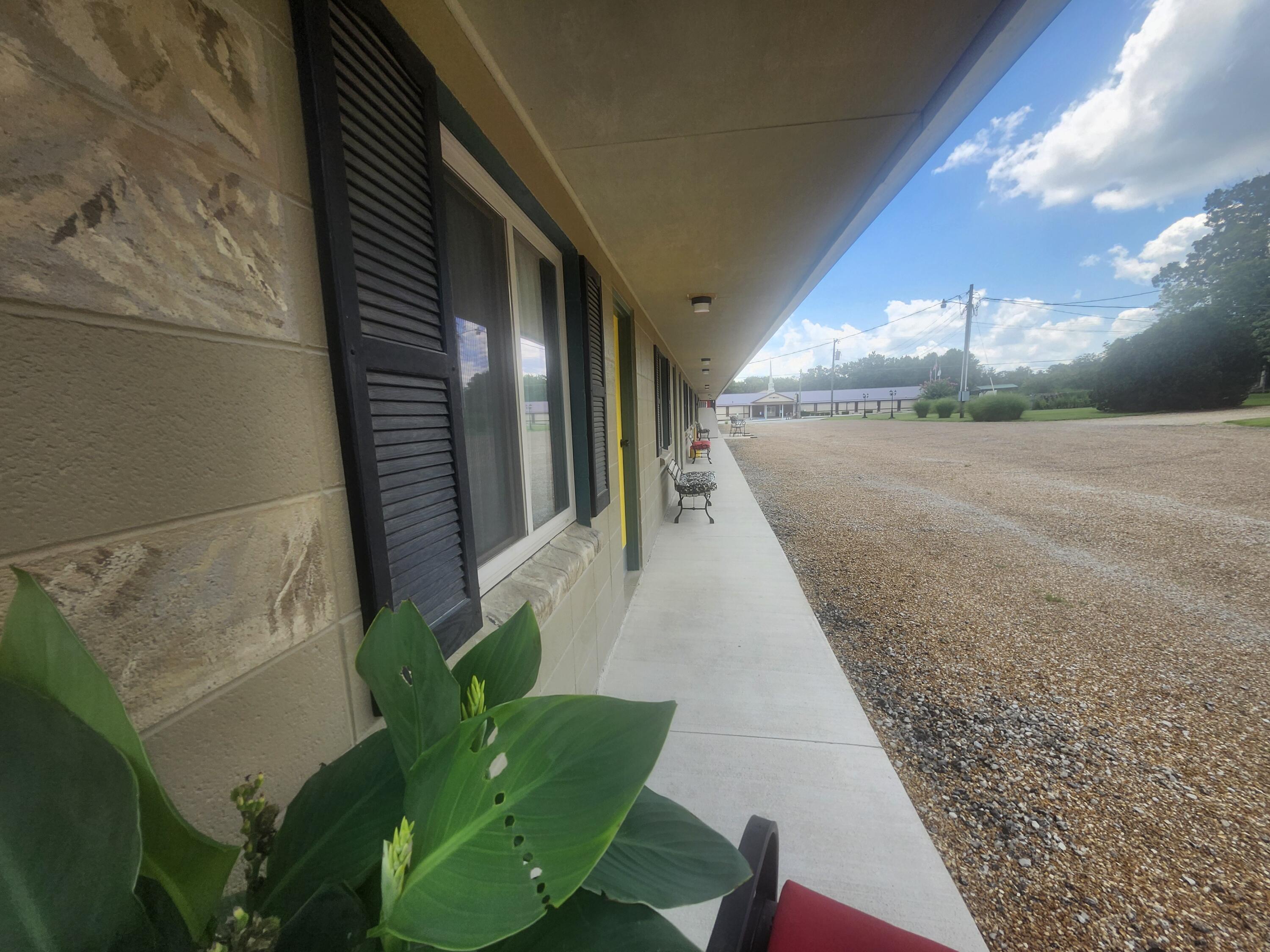 Photo 3 - Commercial Sale for sale – 21001  Missouri 254   Wheatland, MO