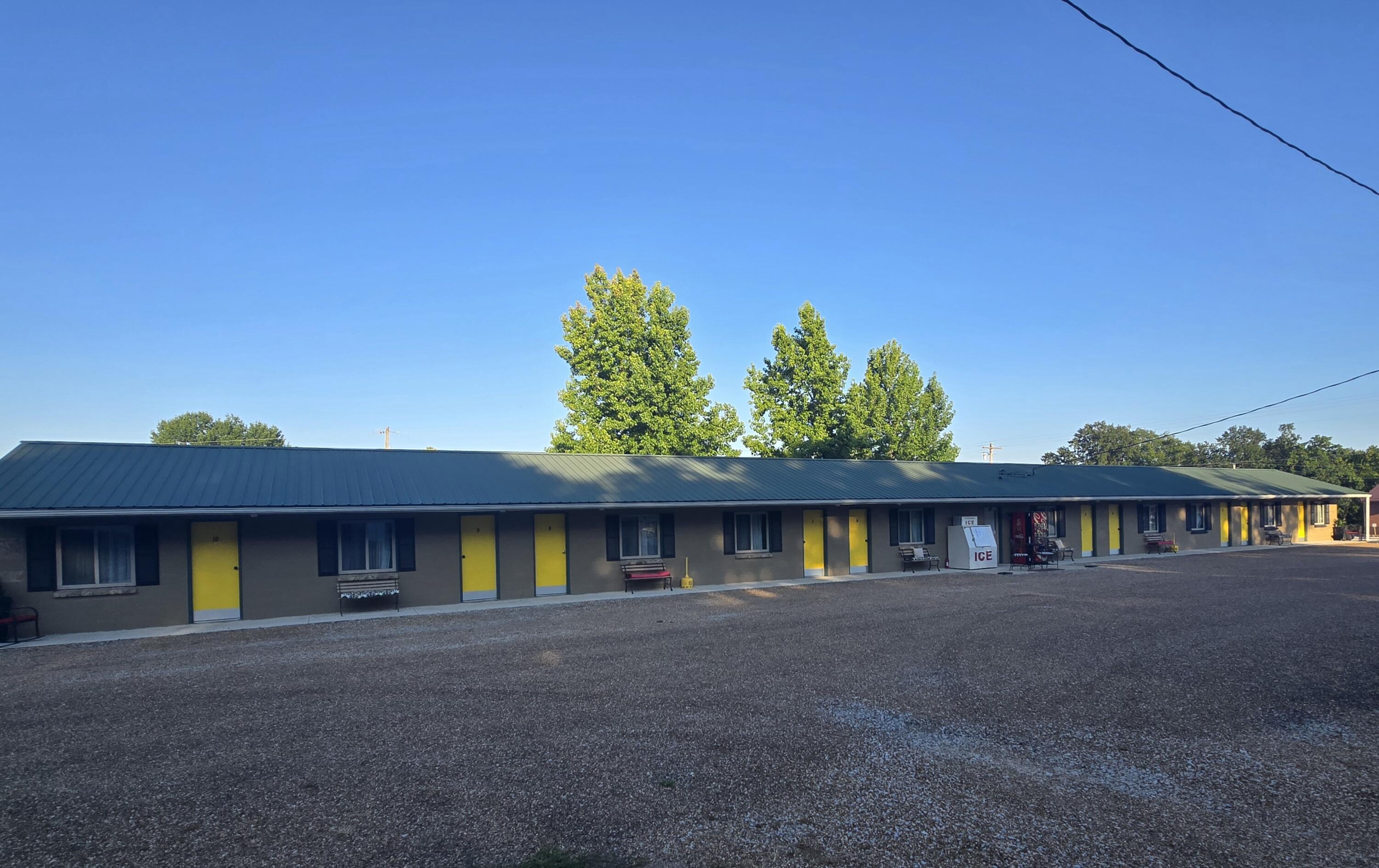 Photo 2 - Commercial Sale for sale – 21001  Missouri 254   Wheatland, MO