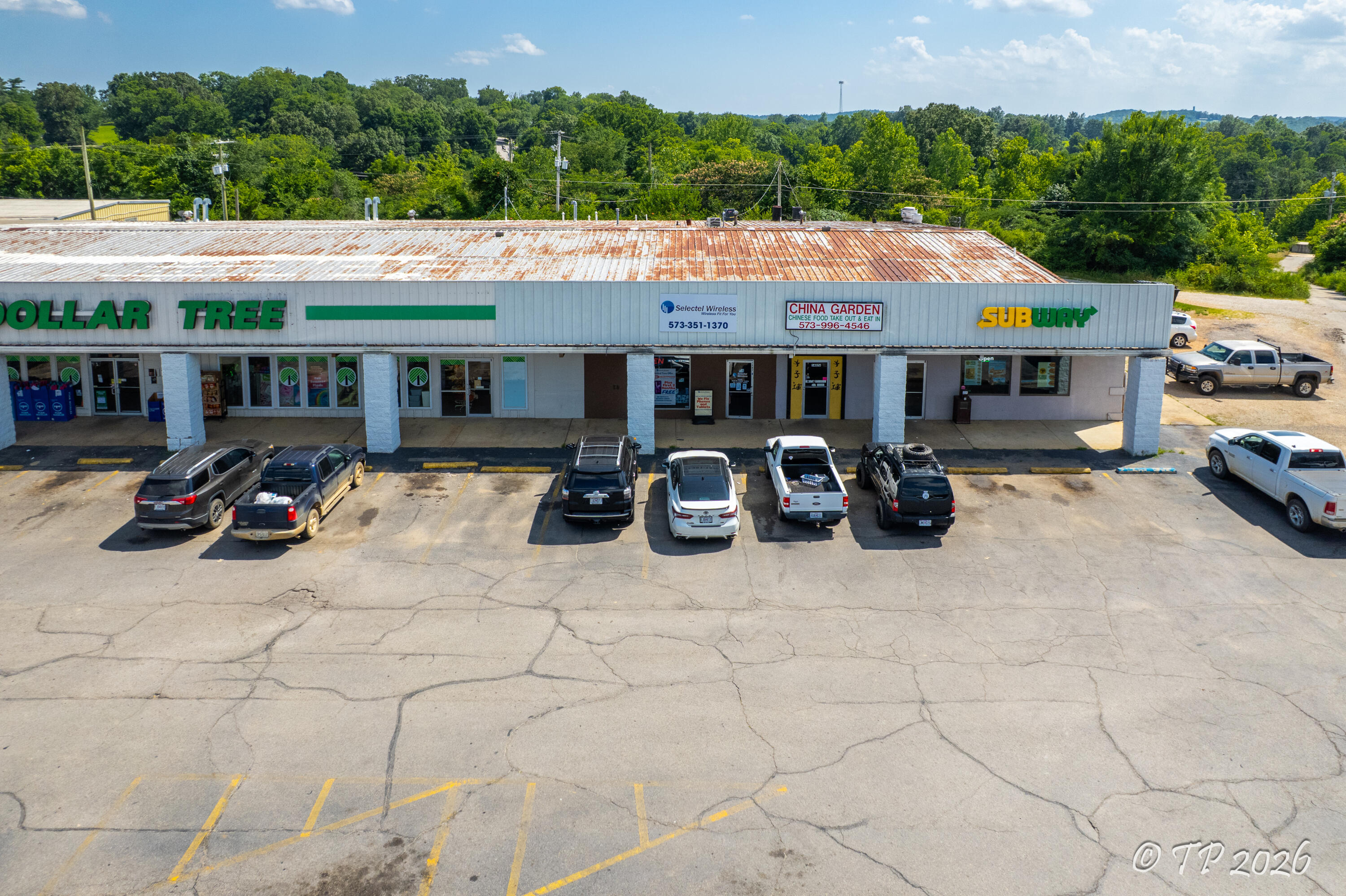 Photo 4 - Commercial Sale for sale – 1314  Hillcrest Drive  Doniphan, MO