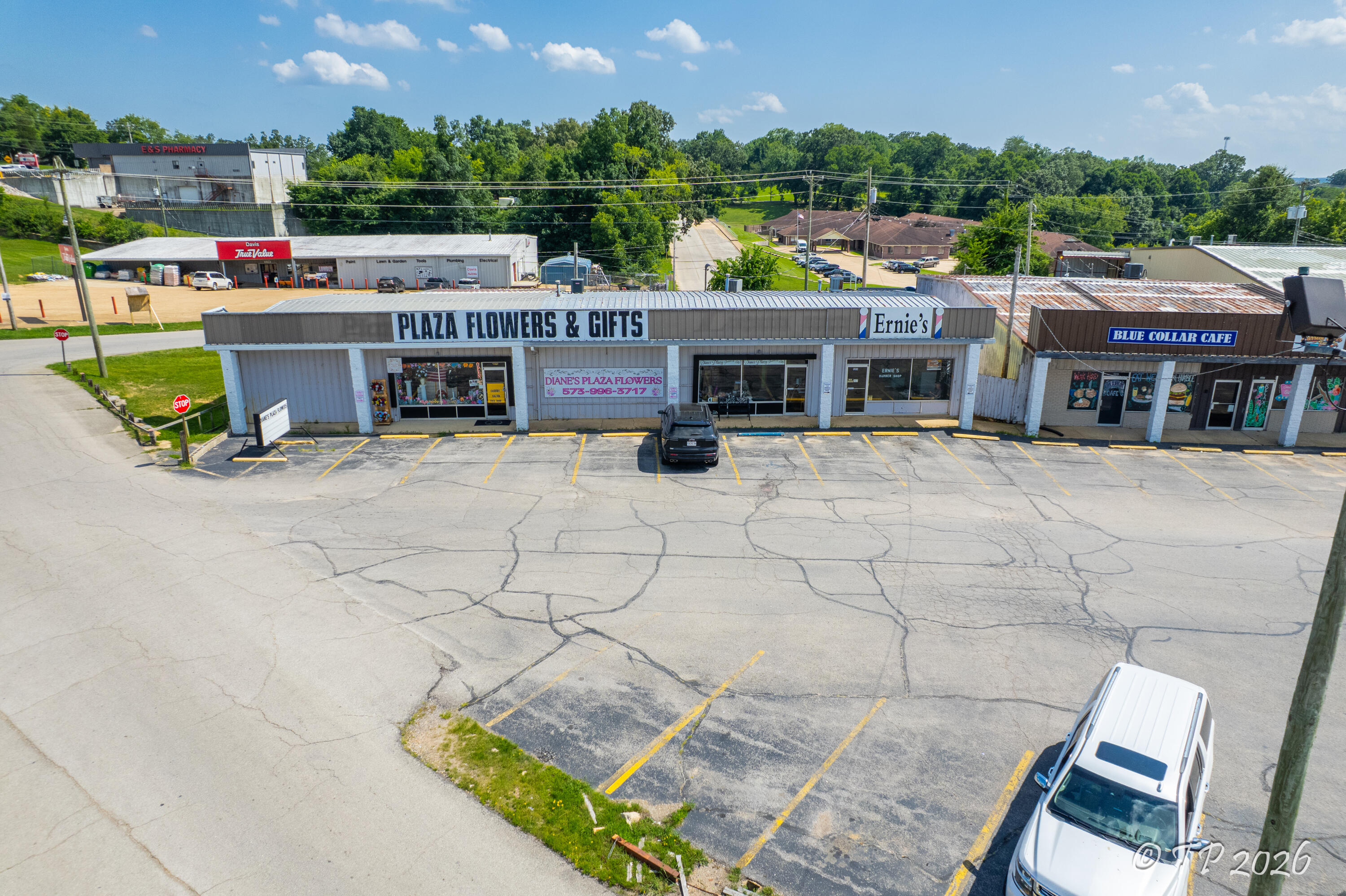 Photo 7 - Commercial Sale for sale – 1314  Hillcrest Drive  Doniphan, MO