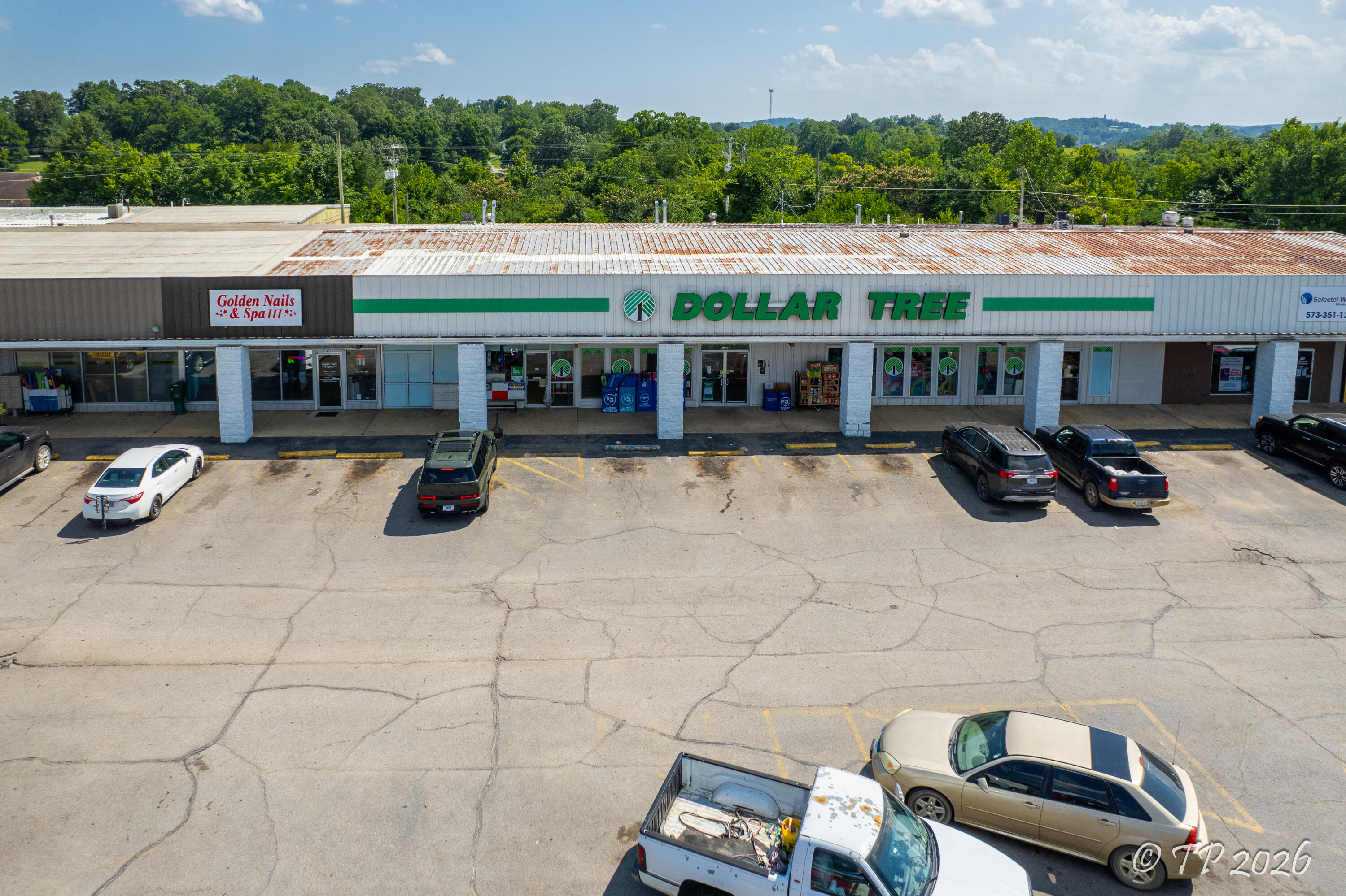 Photo 2 - Commercial Sale for sale – 1314  Hillcrest Drive  Doniphan, MO