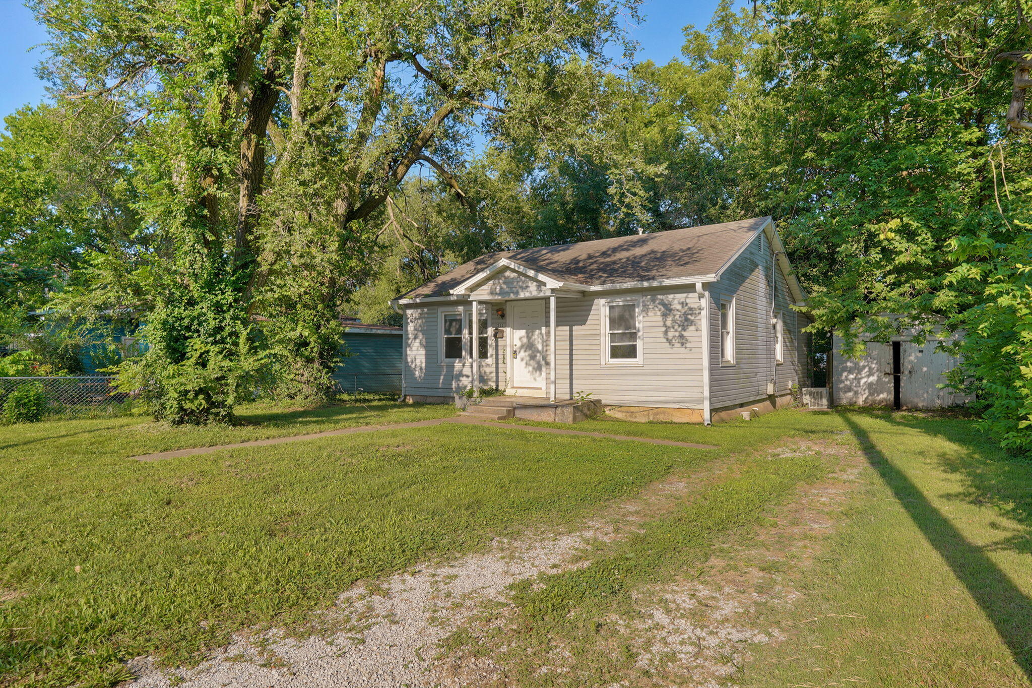 Photo 2 - Residential for sale – 511 N Warren Avenue  Springfield, MO
