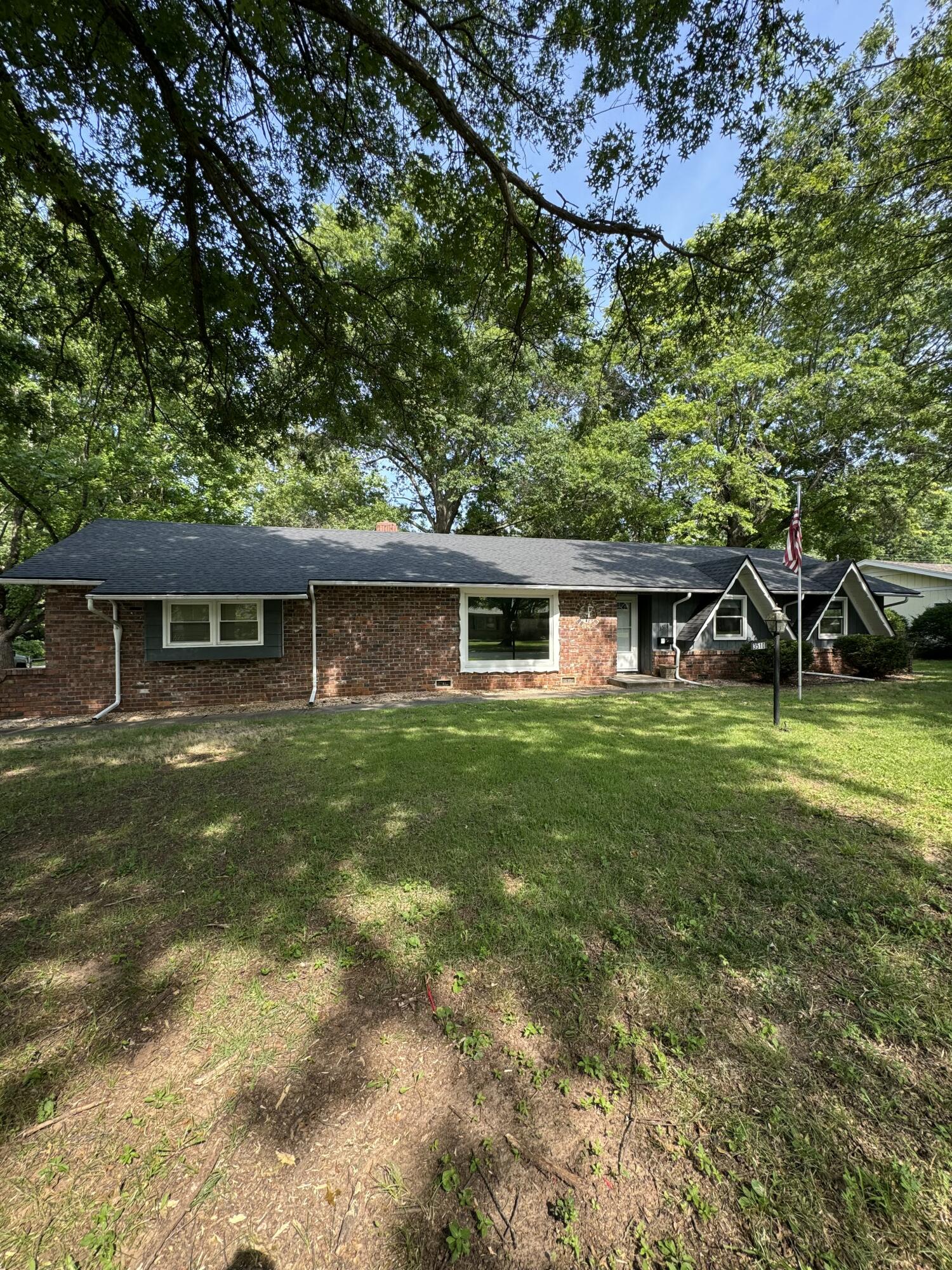 Photo 4 - Residential for sale – 3510 S Broadway Avenue  Springfield, MO