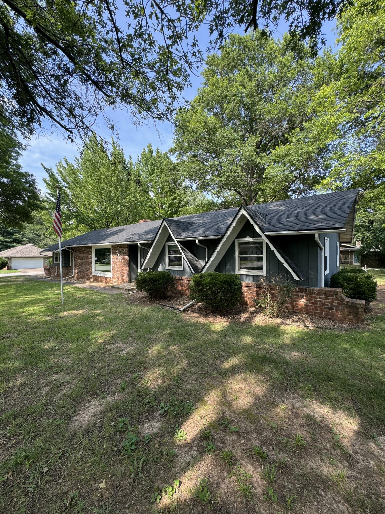 Photo 3 - Residential for sale – 3510 S Broadway Avenue  Springfield, MO