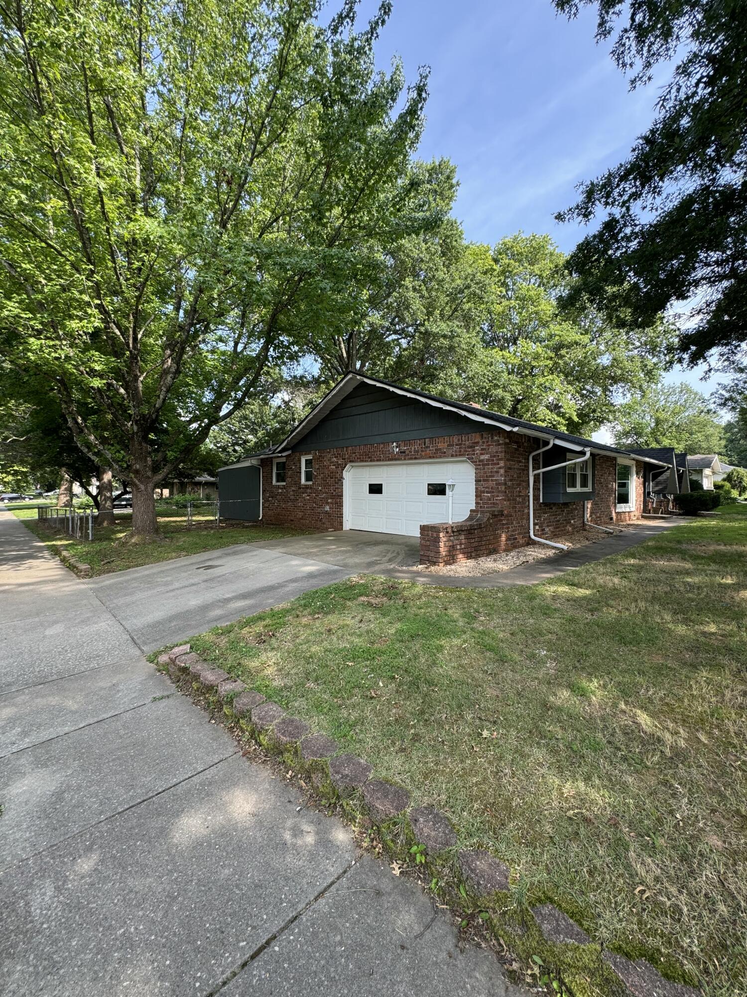 Photo 8 - Residential for sale – 3510 S Broadway Avenue  Springfield, MO