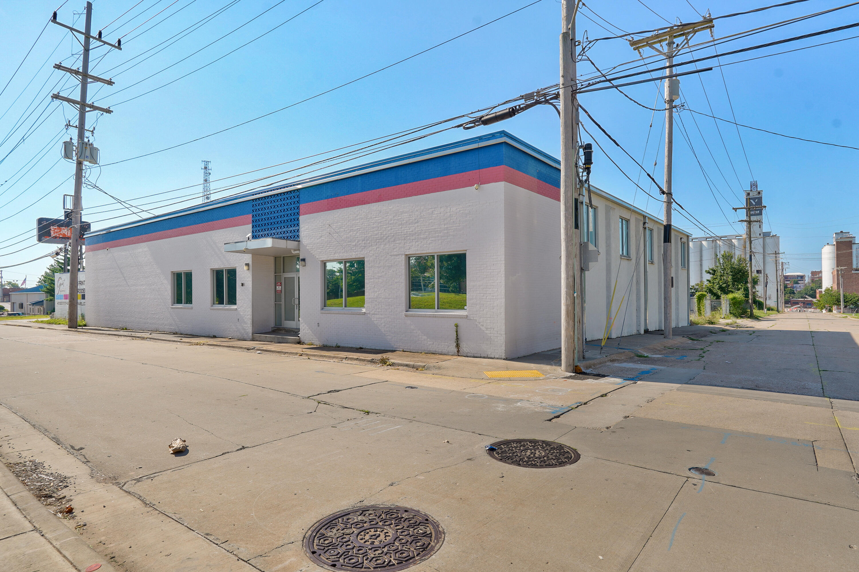 Commercial Sale for sale – 300 E Chestnut Street  Springfield, MO
