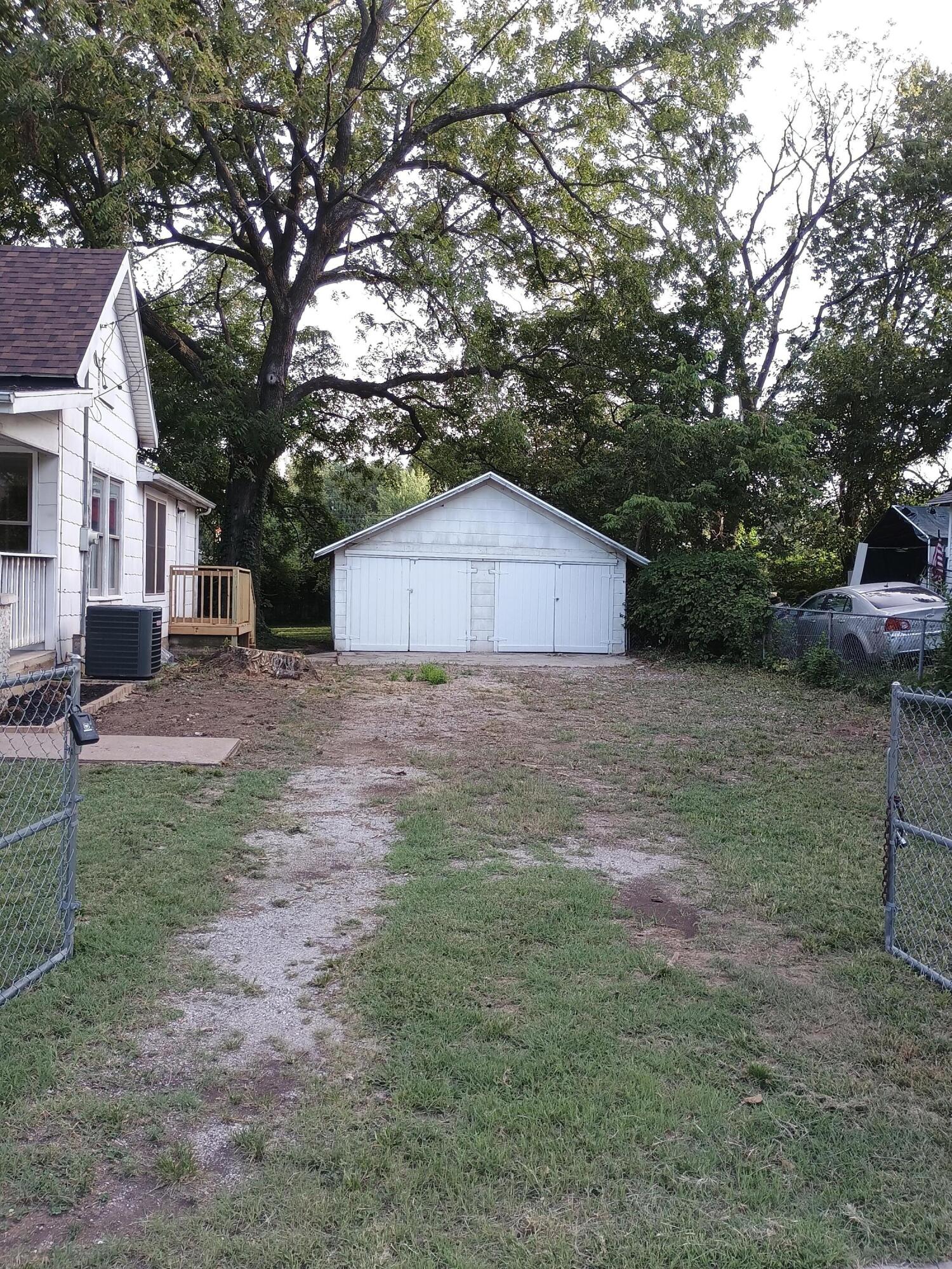 Photo 4 - Residential for sale – 725 W Chicago Street  Springfield, MO