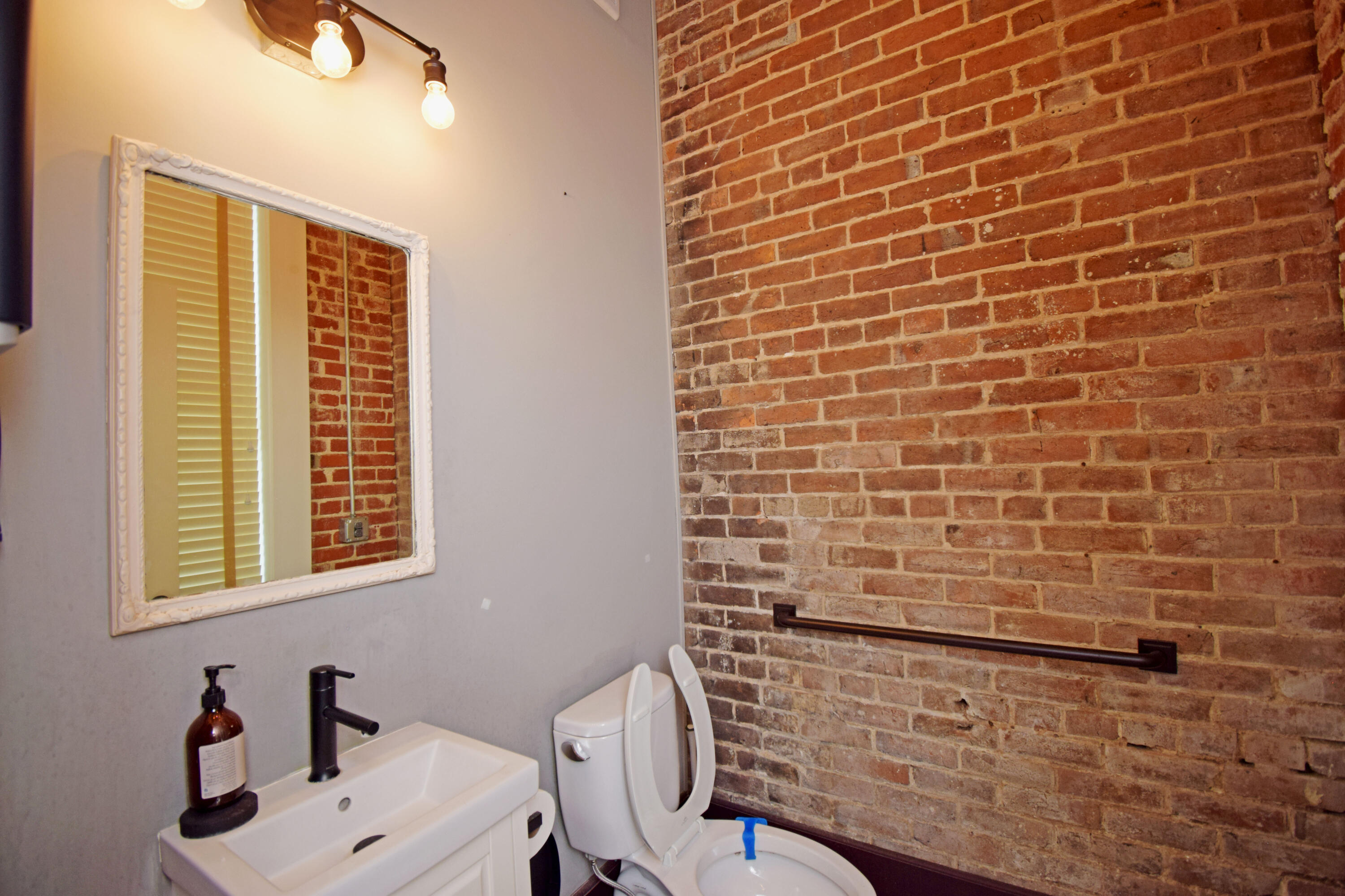 Photo 8 - Commercial Lease for sale – 127 E Church Street  Ozark, MO