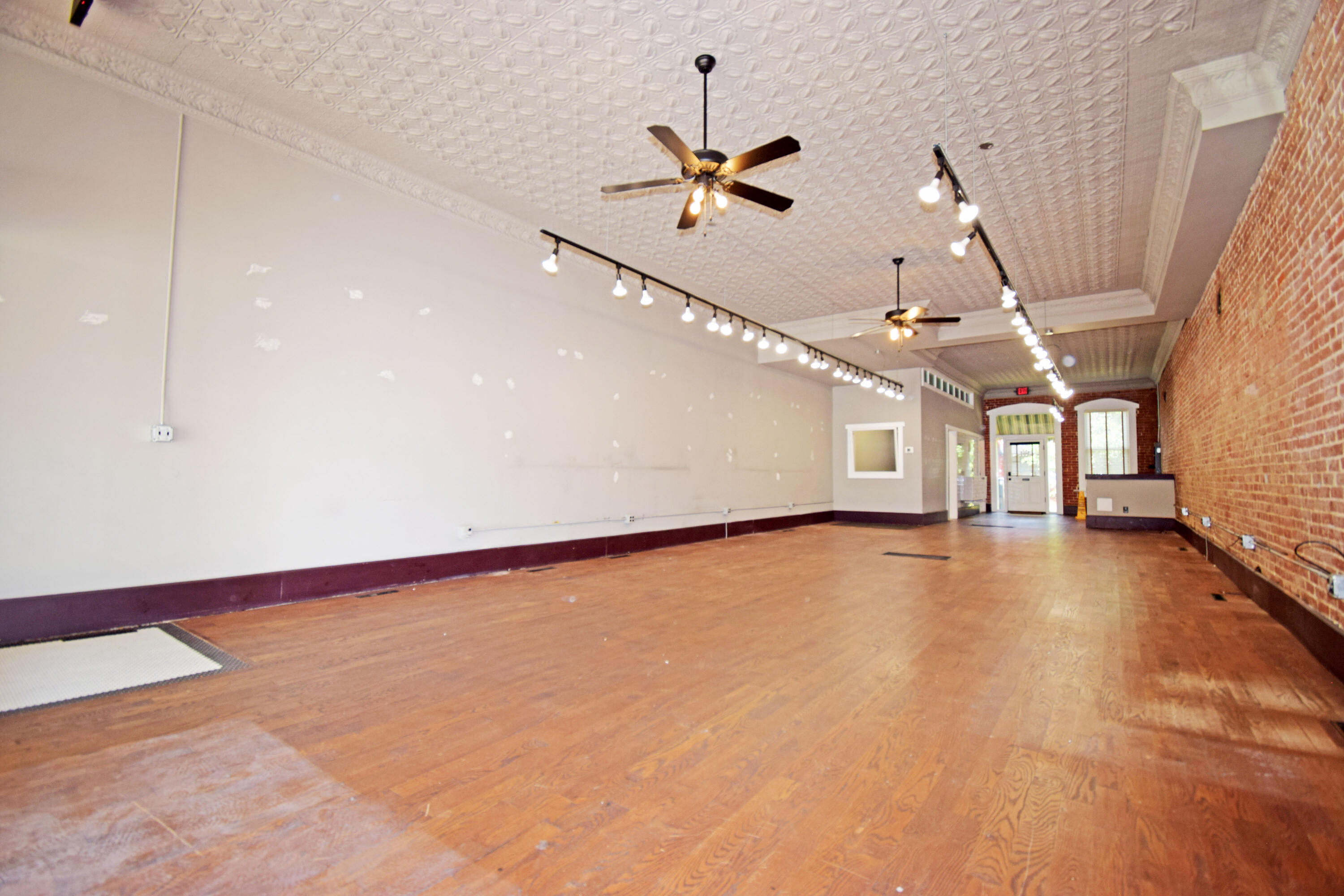 Photo 4 - Commercial Lease for sale – 127 E Church Street  Ozark, MO