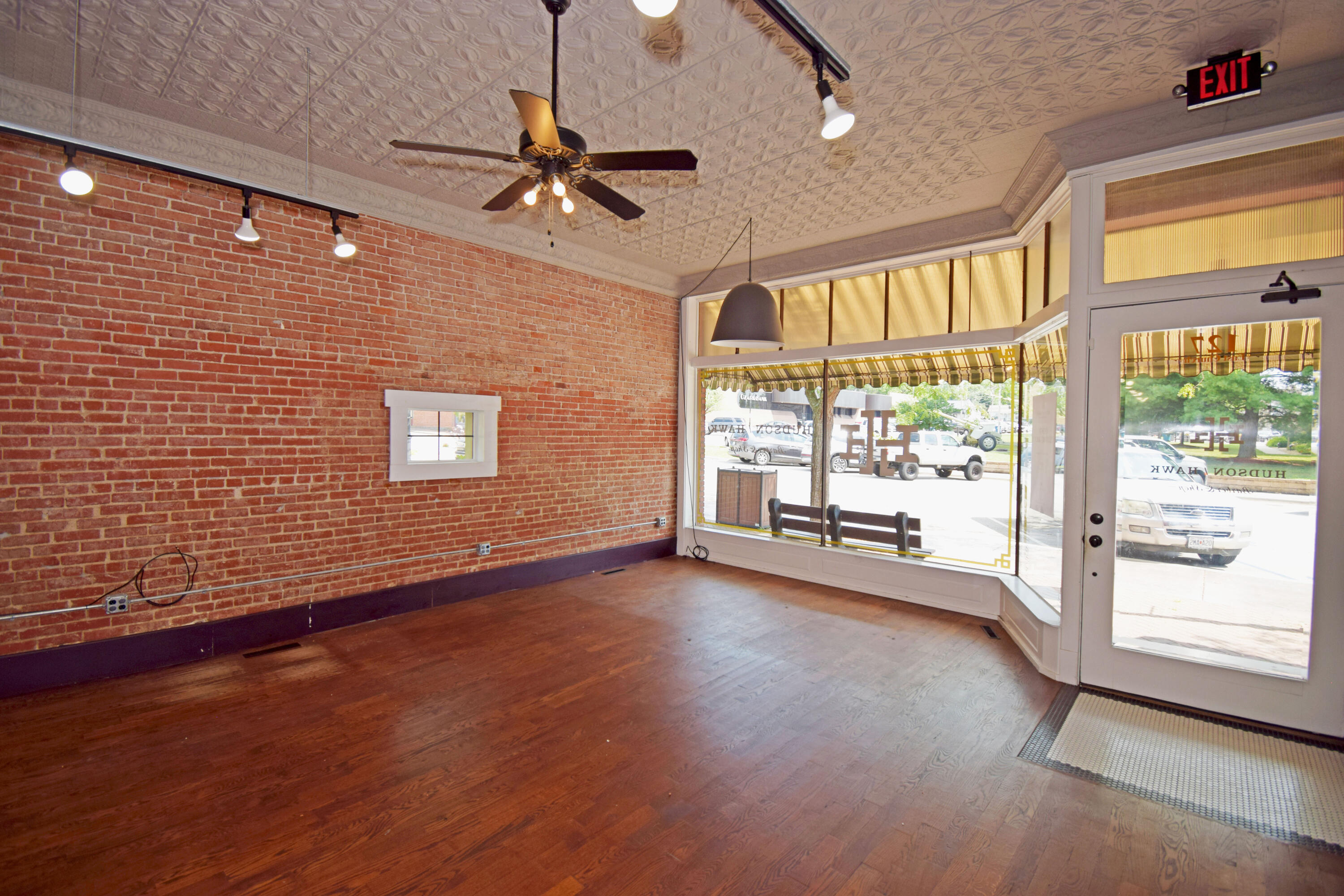 Photo 7 - Commercial Lease for sale – 127 E Church Street  Ozark, MO
