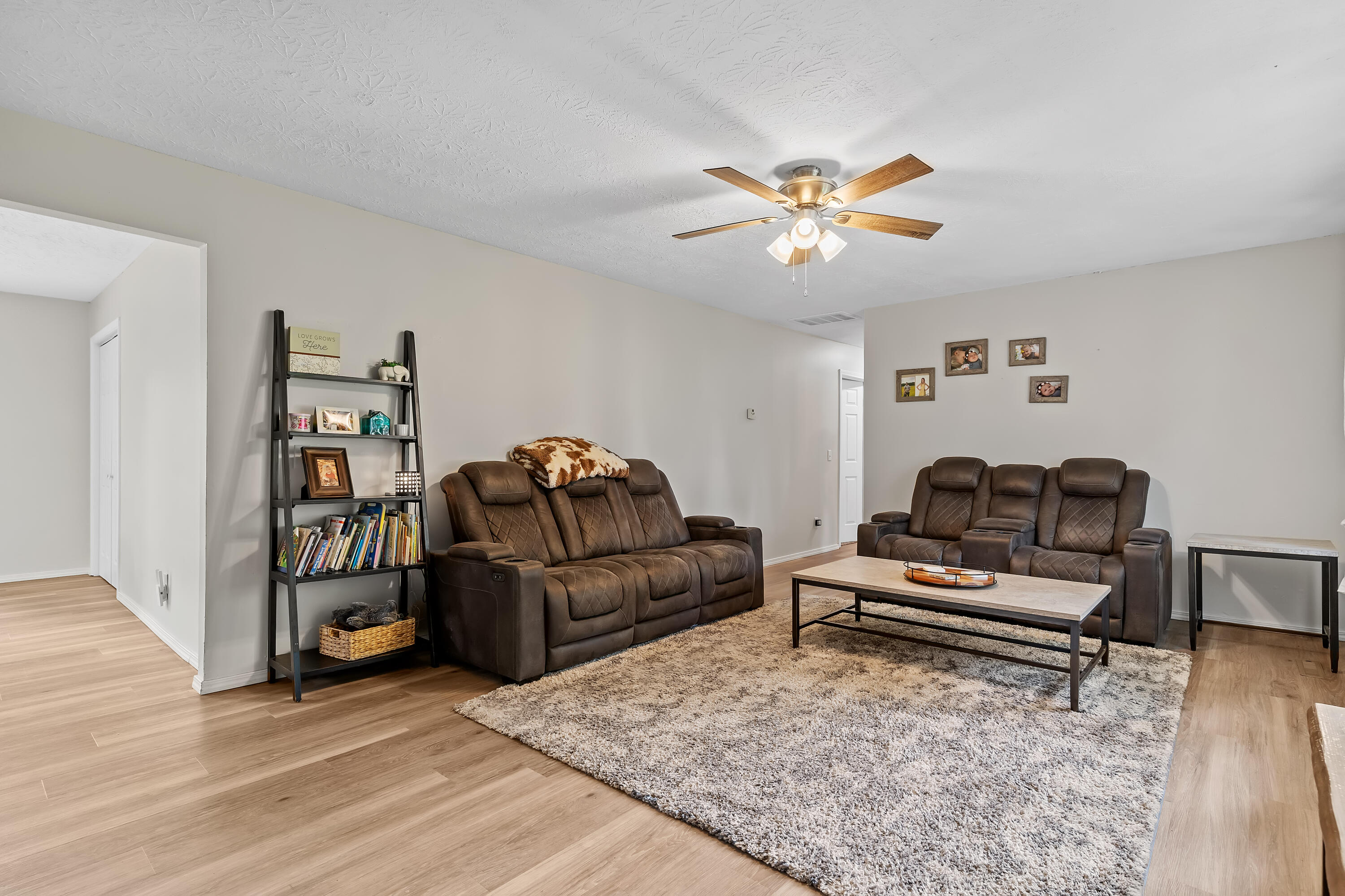 Photo 4 - Residential for sale – 6946 W Lone Oak Street  Springfield, MO
