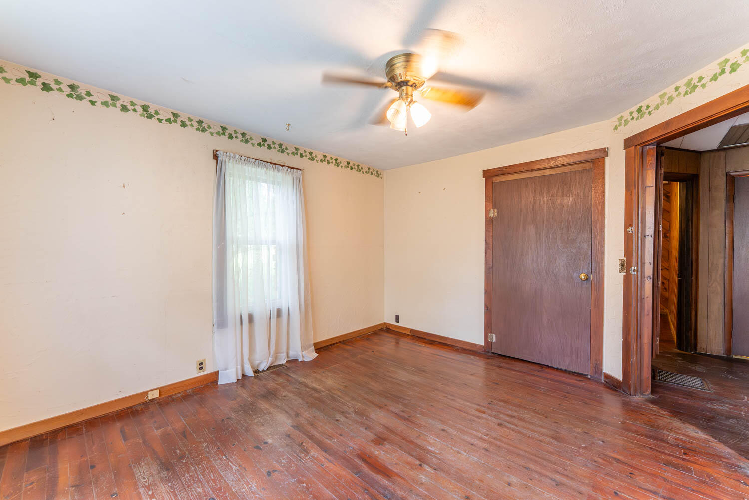 Photo 12 - Residential for sale – 1175  Main Street  Mammoth Spring, AR