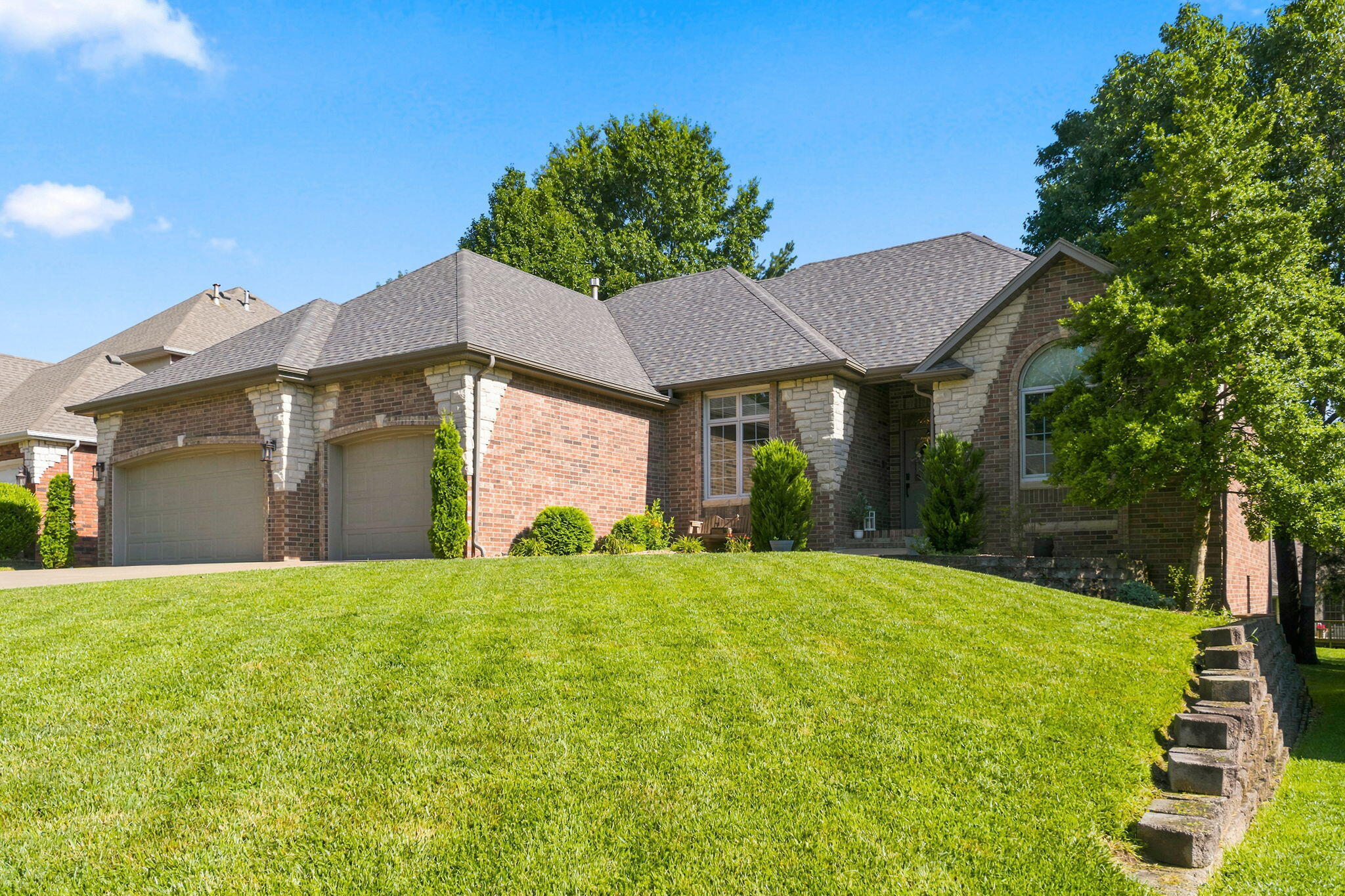 Photo 3 - Residential for sale – 1019 W Parkhill Circle  Springfield, MO
