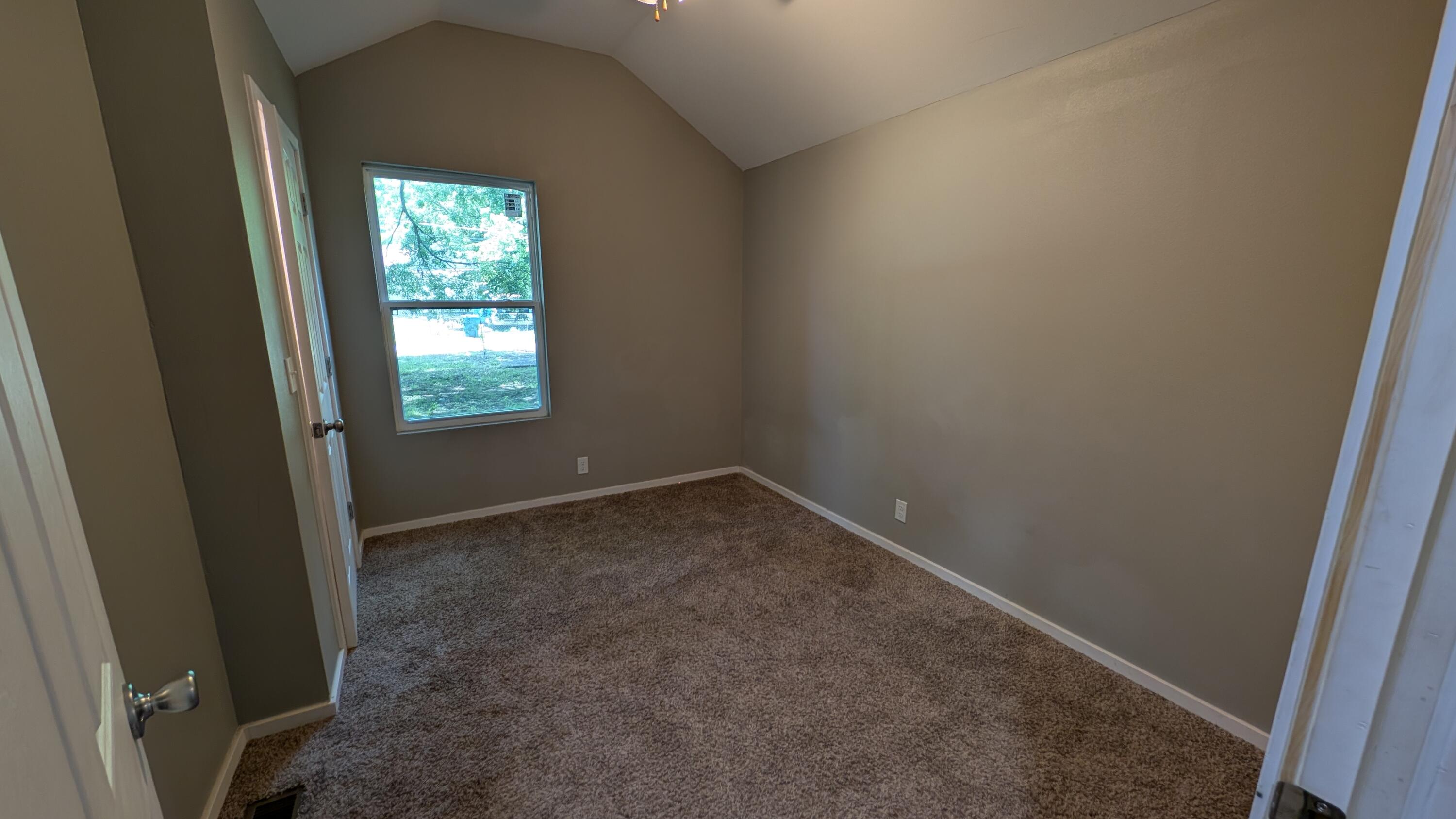 Photo 5 - Residential Lease for sale – 820 S Moffet Avenue  Joplin, MO