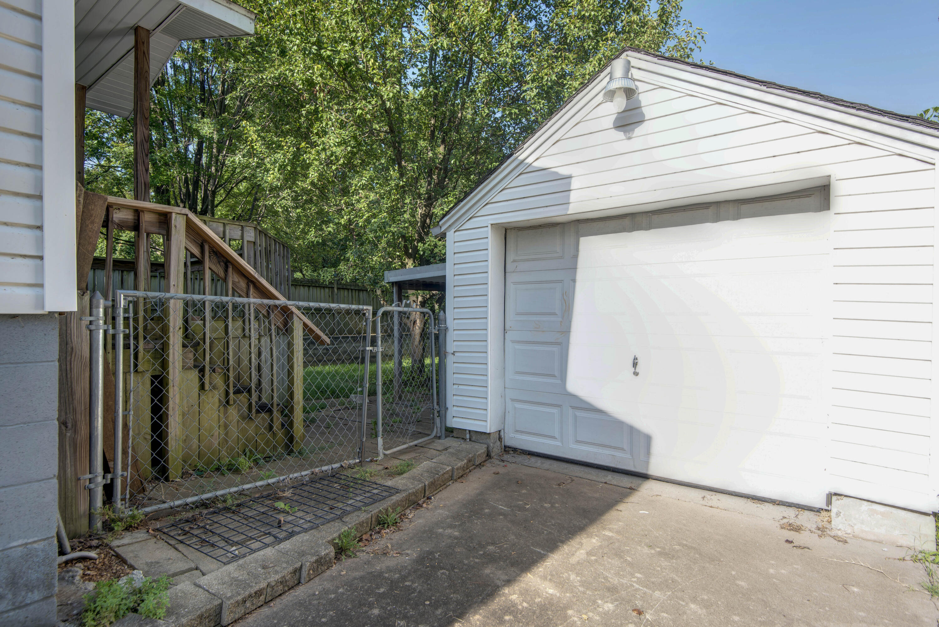 Photo 3 - Residential for sale – 2057 N Douglas Avenue  Springfield, MO