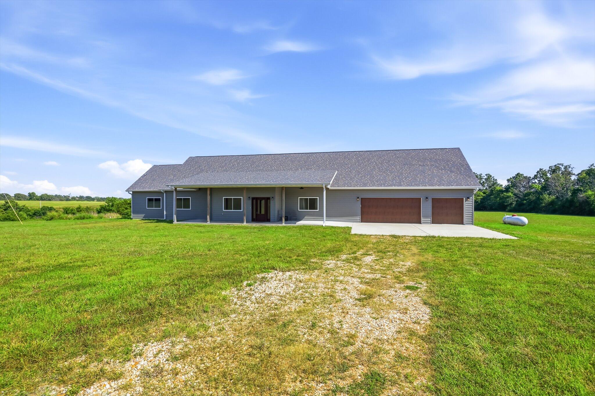 Photo 4 - Residential for sale – 212  Caboose Drive  Theodosia, MO