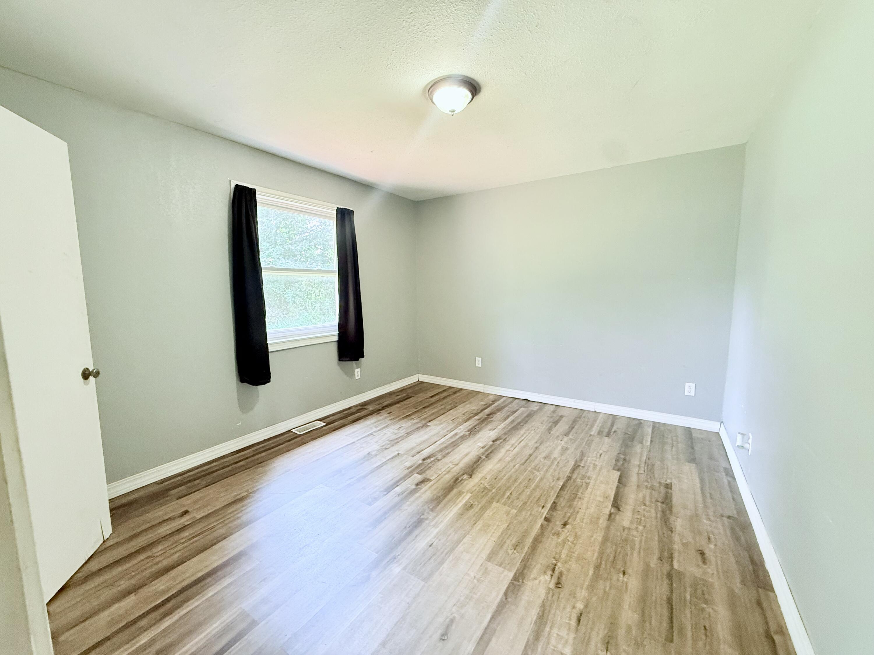 Photo 8 - Residential for sale – 304  Ozark Street  Houston, MO