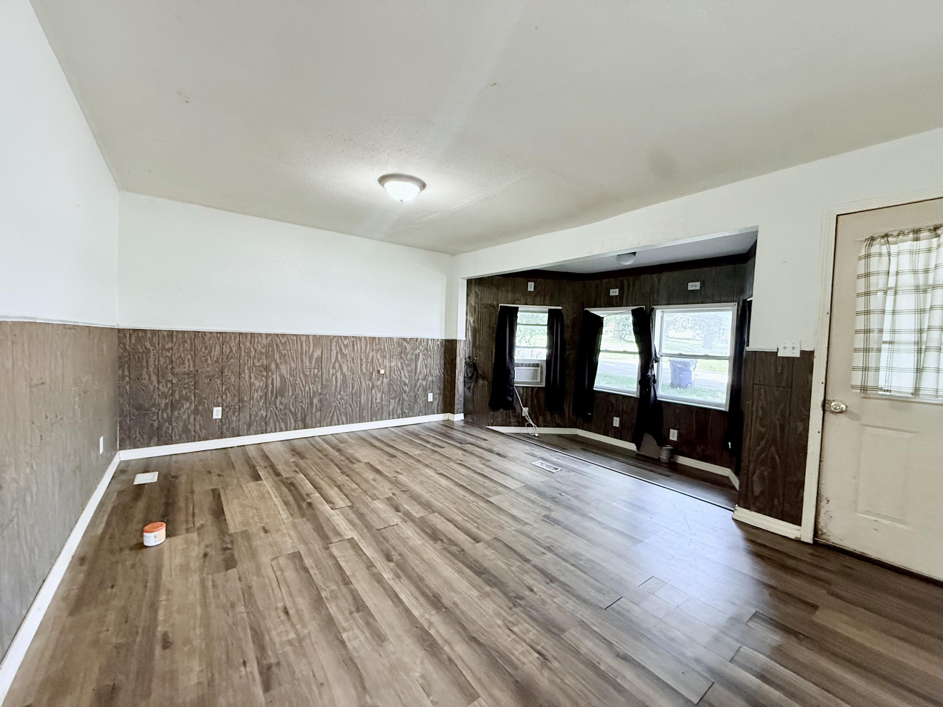Photo 5 - Residential for sale – 304  Ozark Street  Houston, MO