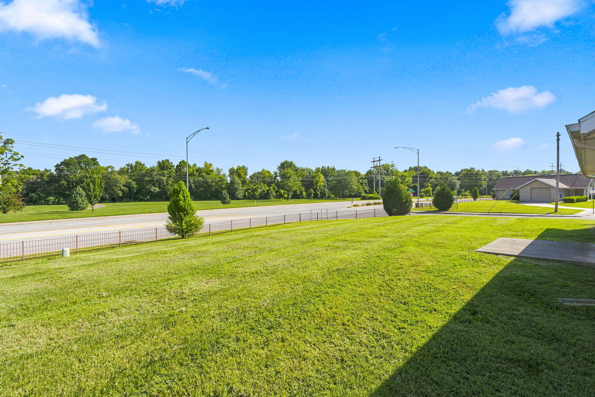 Photo 4 - Residential Lease for sale – 726 E Sunset Street  Springfield, MO