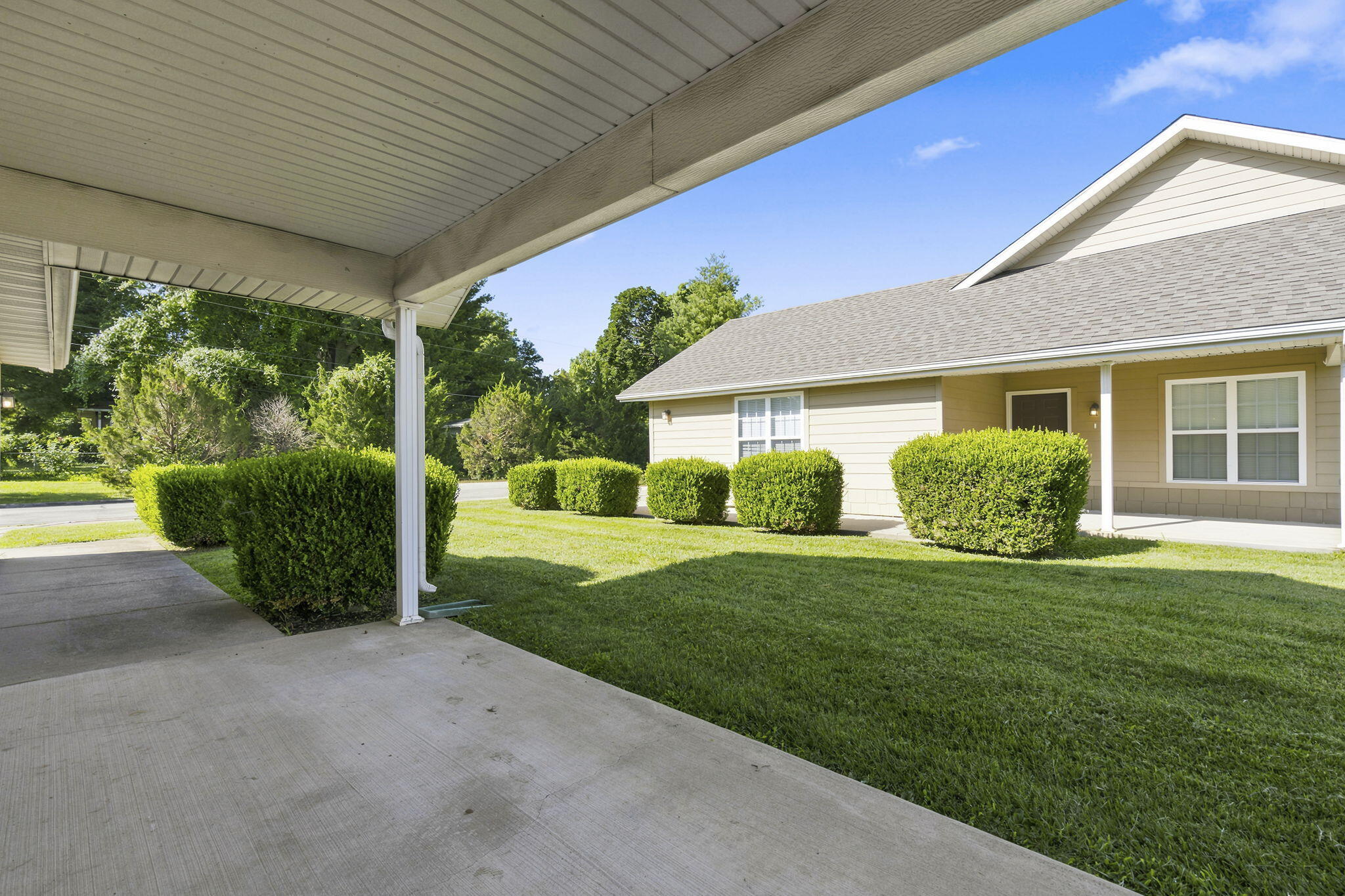 Photo 2 - Residential Lease for sale – 726 E Sunset Street  Springfield, MO