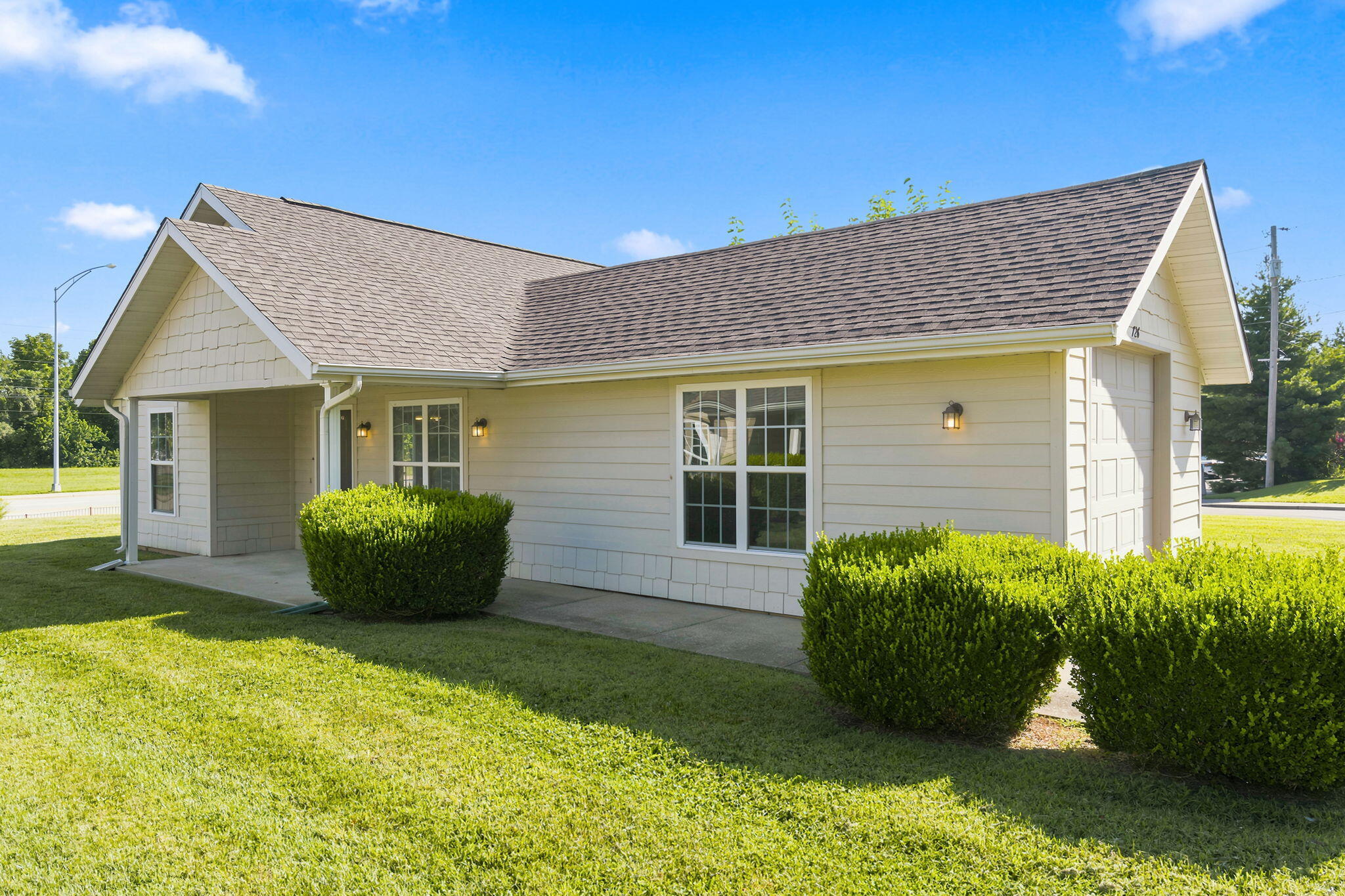 Residential Lease for sale – 726 E Sunset Street  Springfield, MO